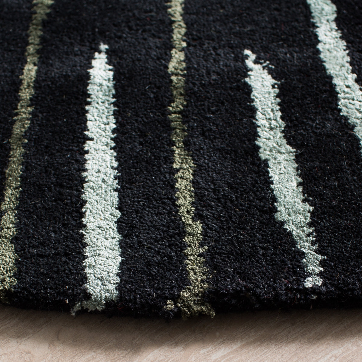 BLACK / MULTI
