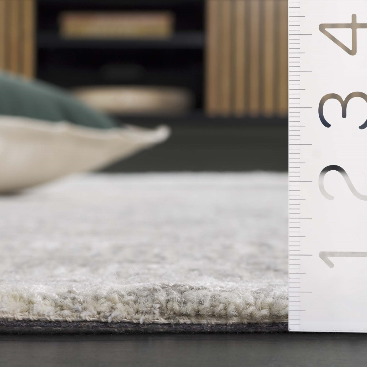 GREY / IVORY
