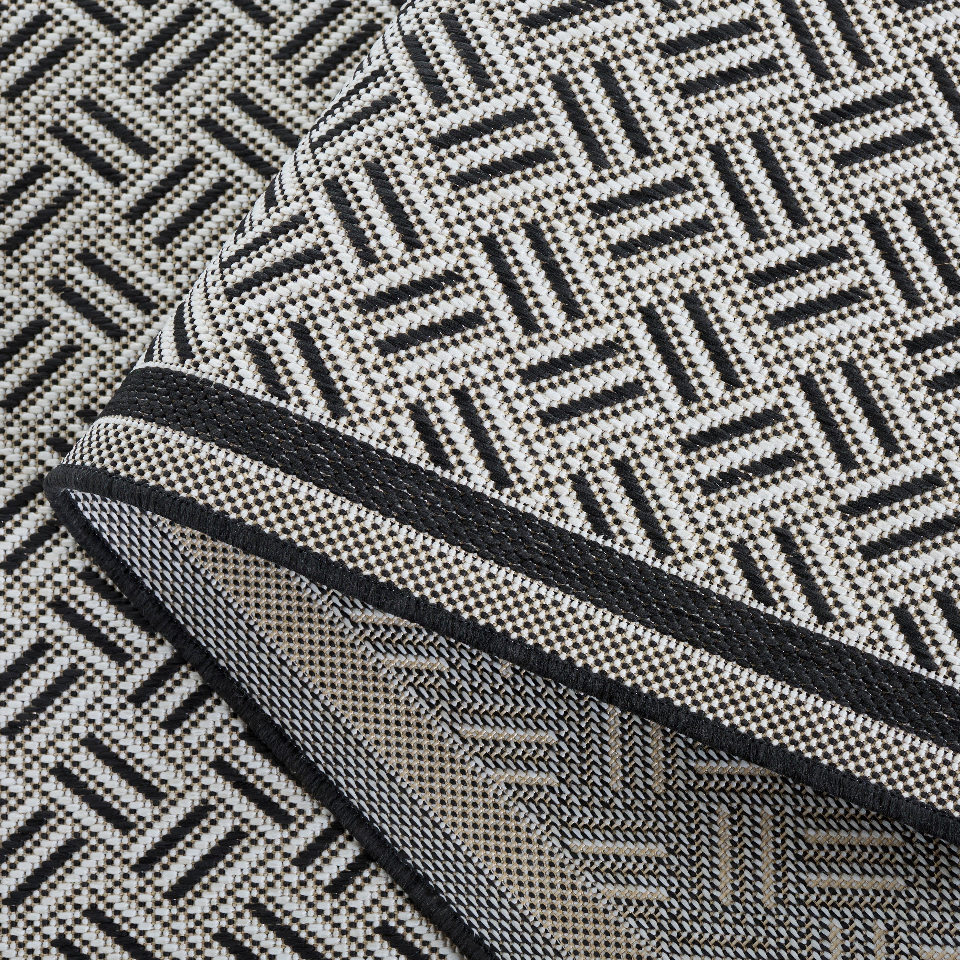 TERRACE 800 BLACK / WHITE