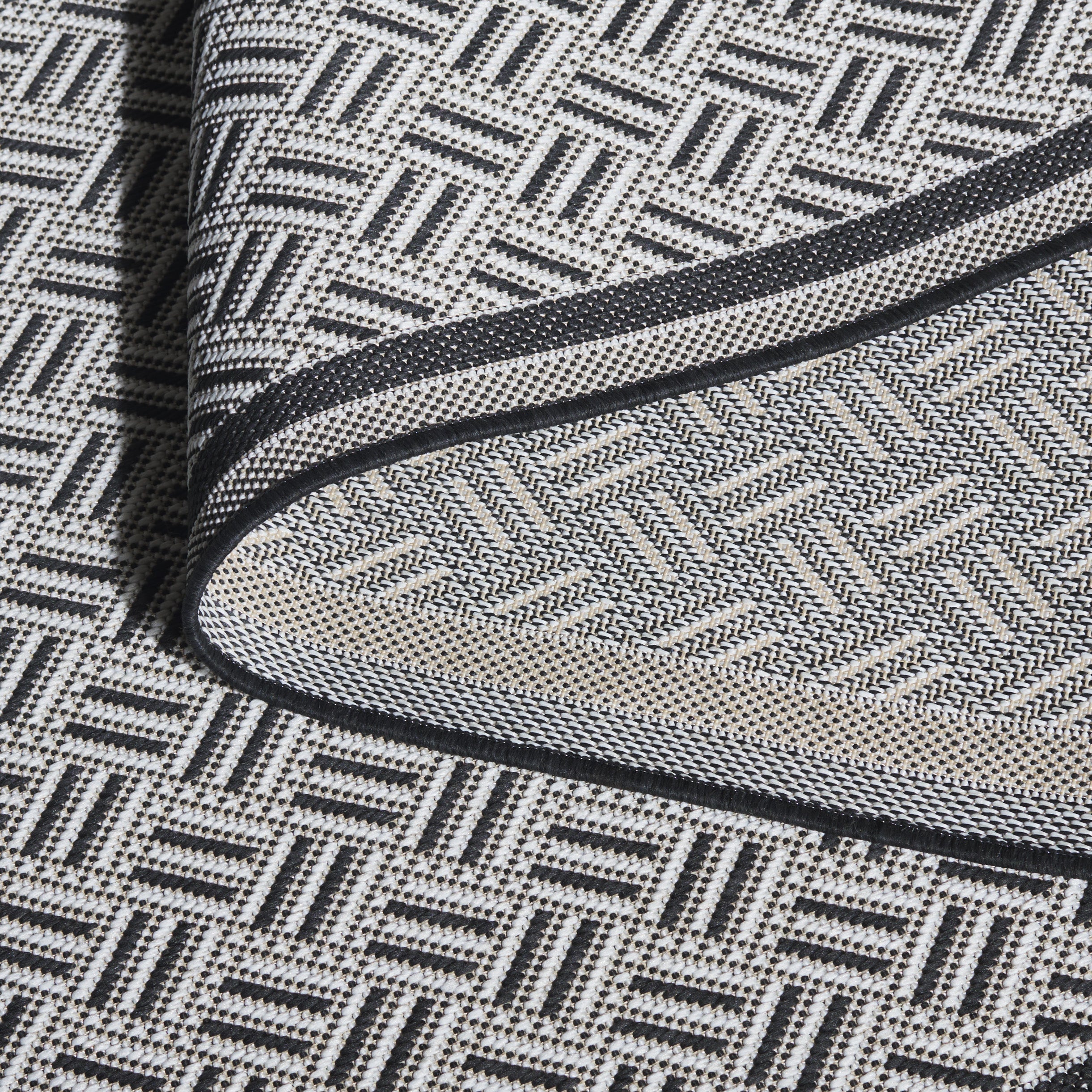 TERRACE 800 BLACK / WHITE