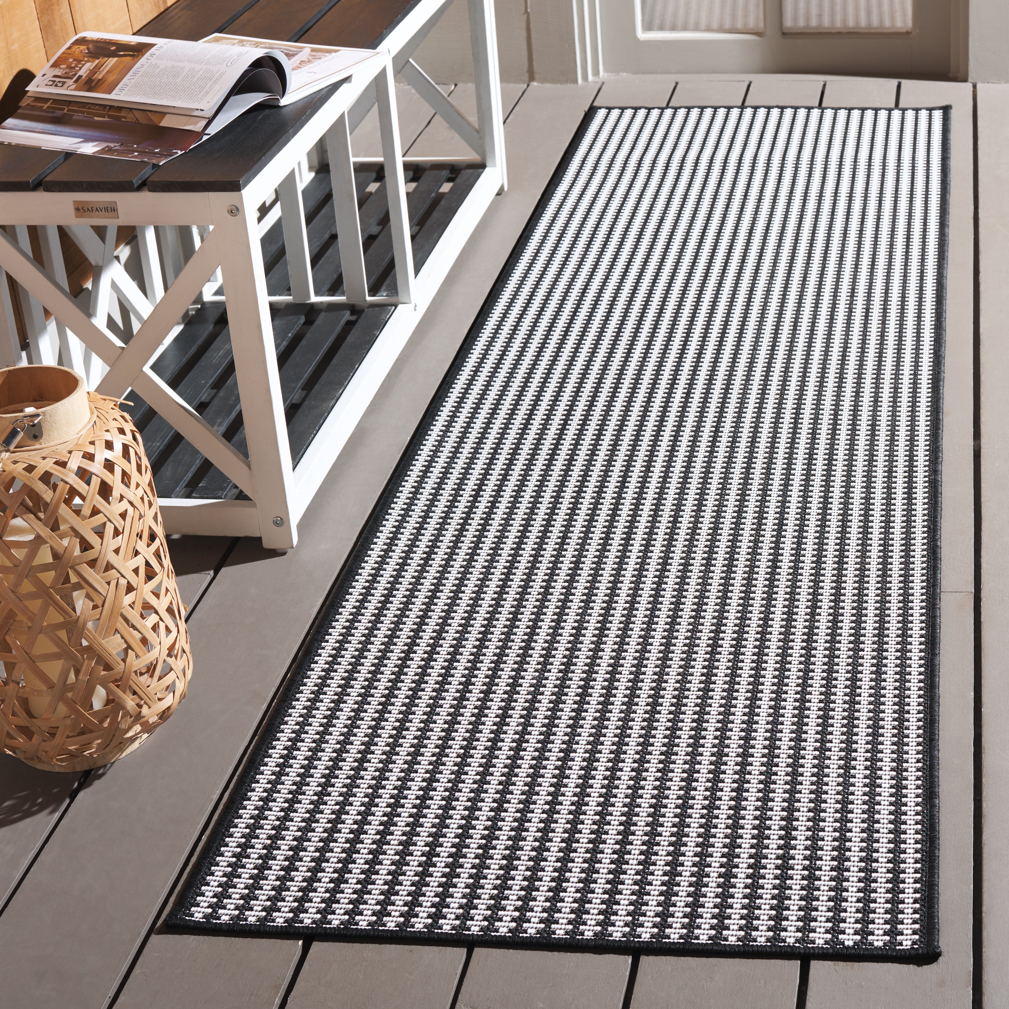 TERRACE 802 BLACK / WHITE
