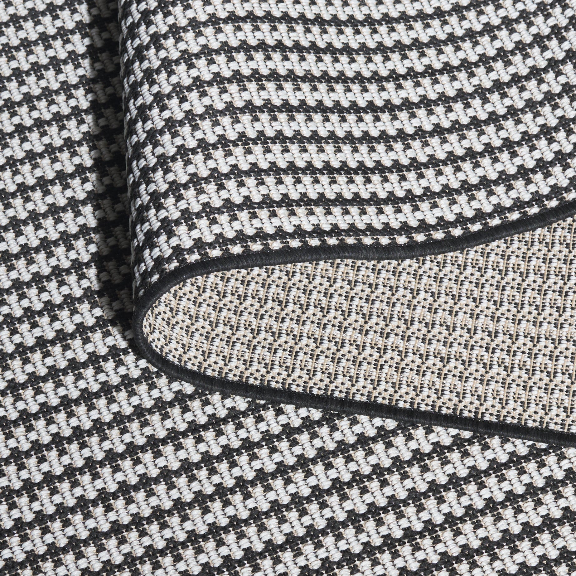 TERRACE 802 BLACK / WHITE