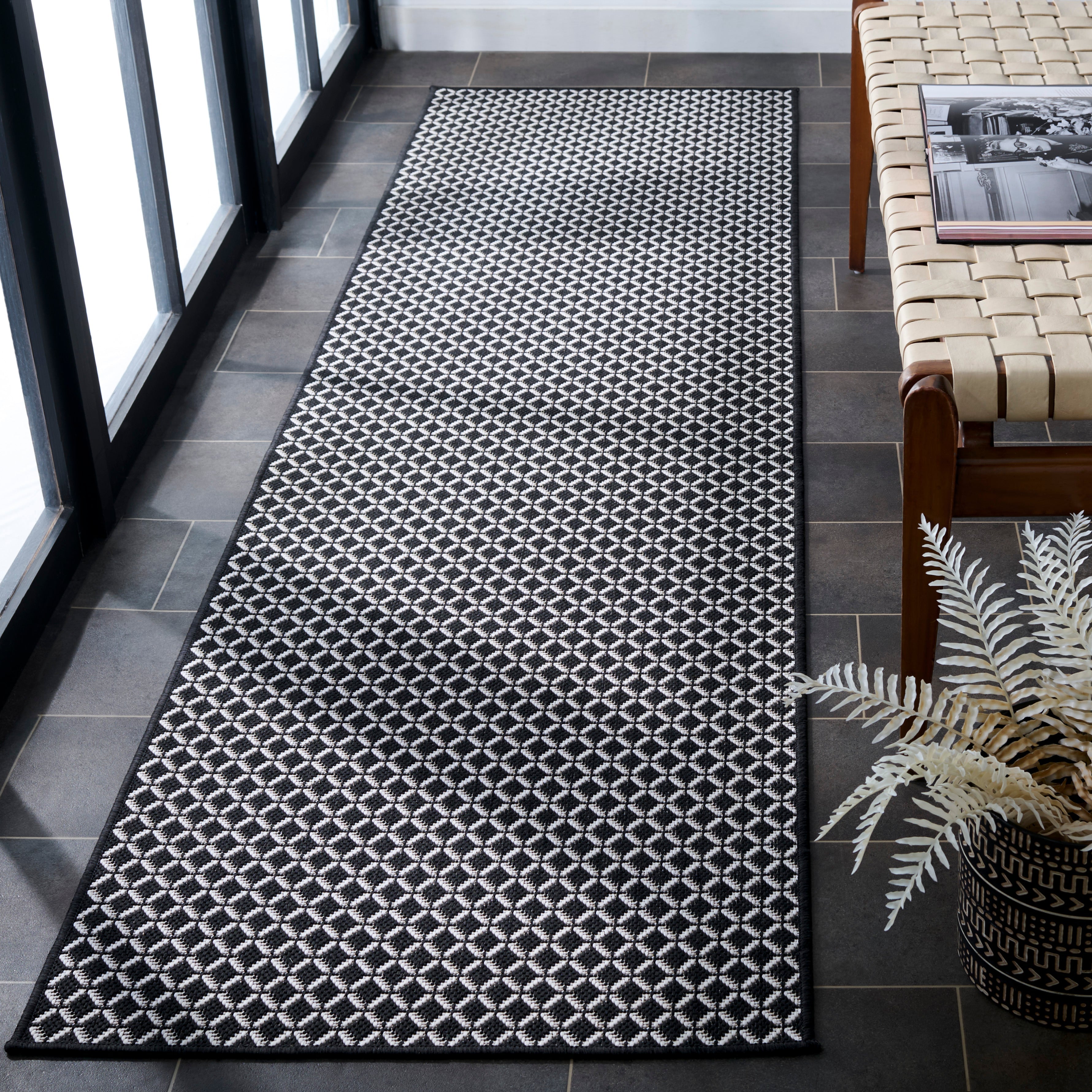 TERRACE 804 BLACK / WHITE