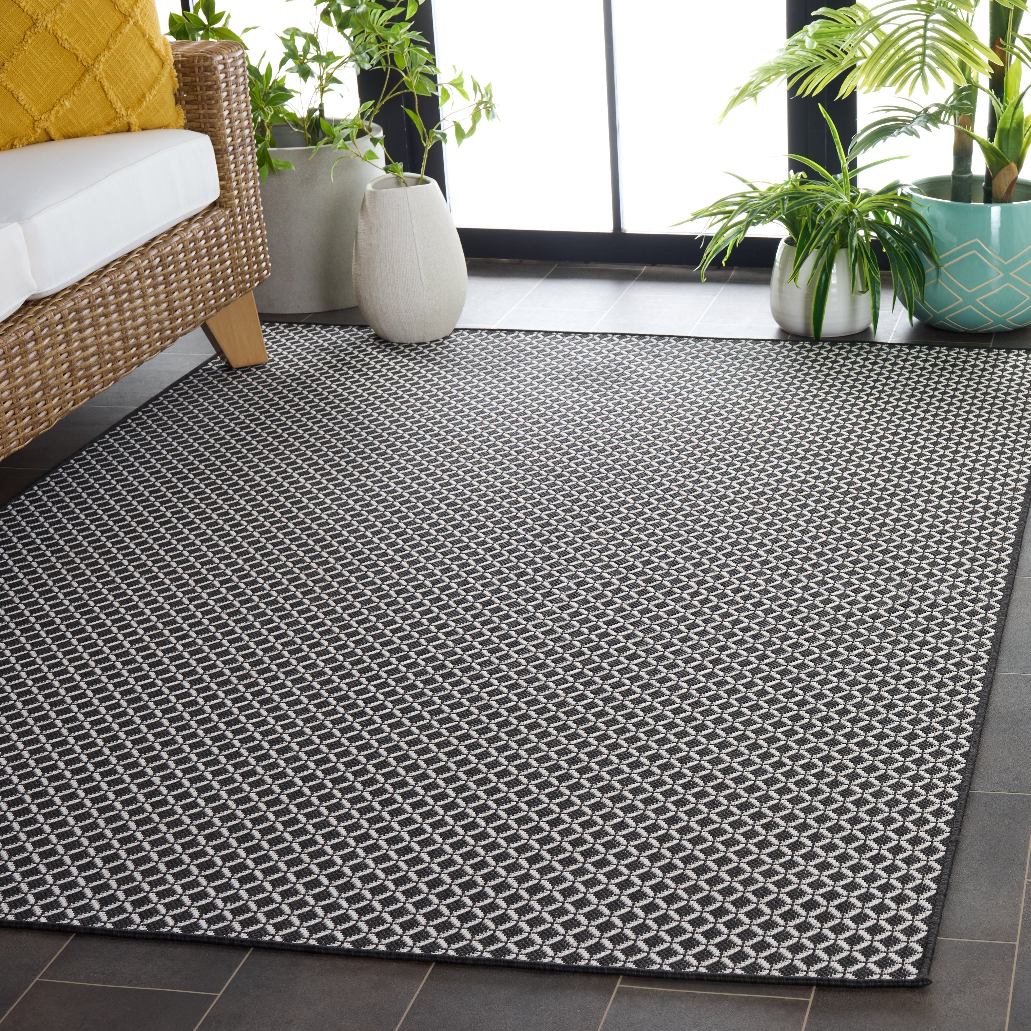 TERRACE 804 BLACK / WHITE