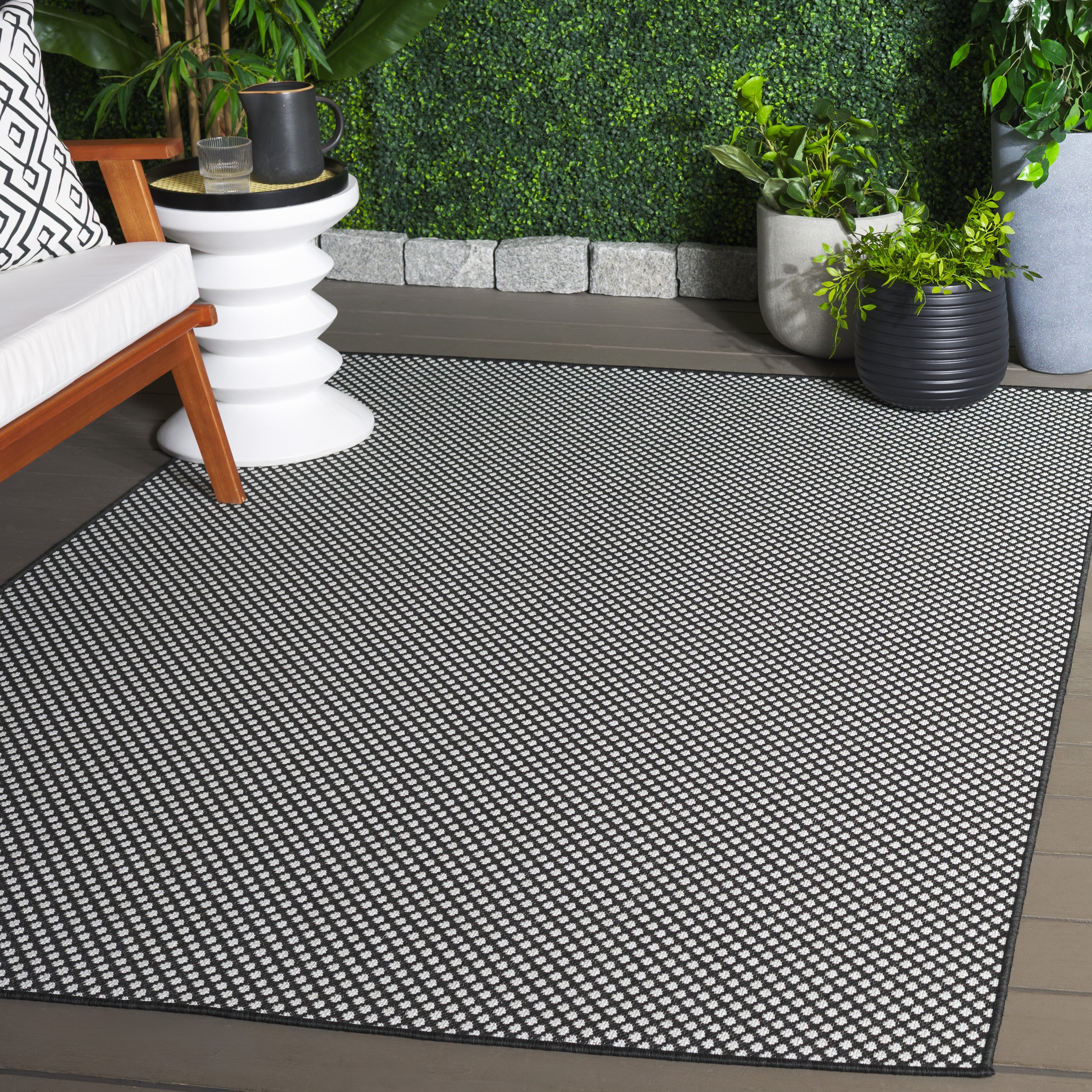 TERRACE 810 BLACK / WHITE
