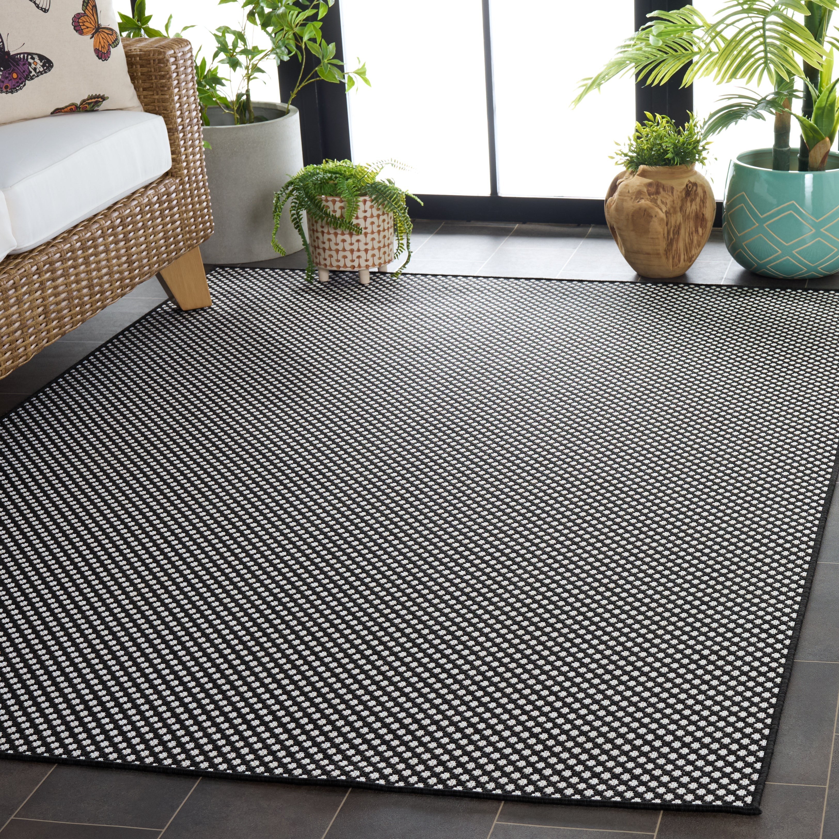 TERRACE 810 BLACK / WHITE