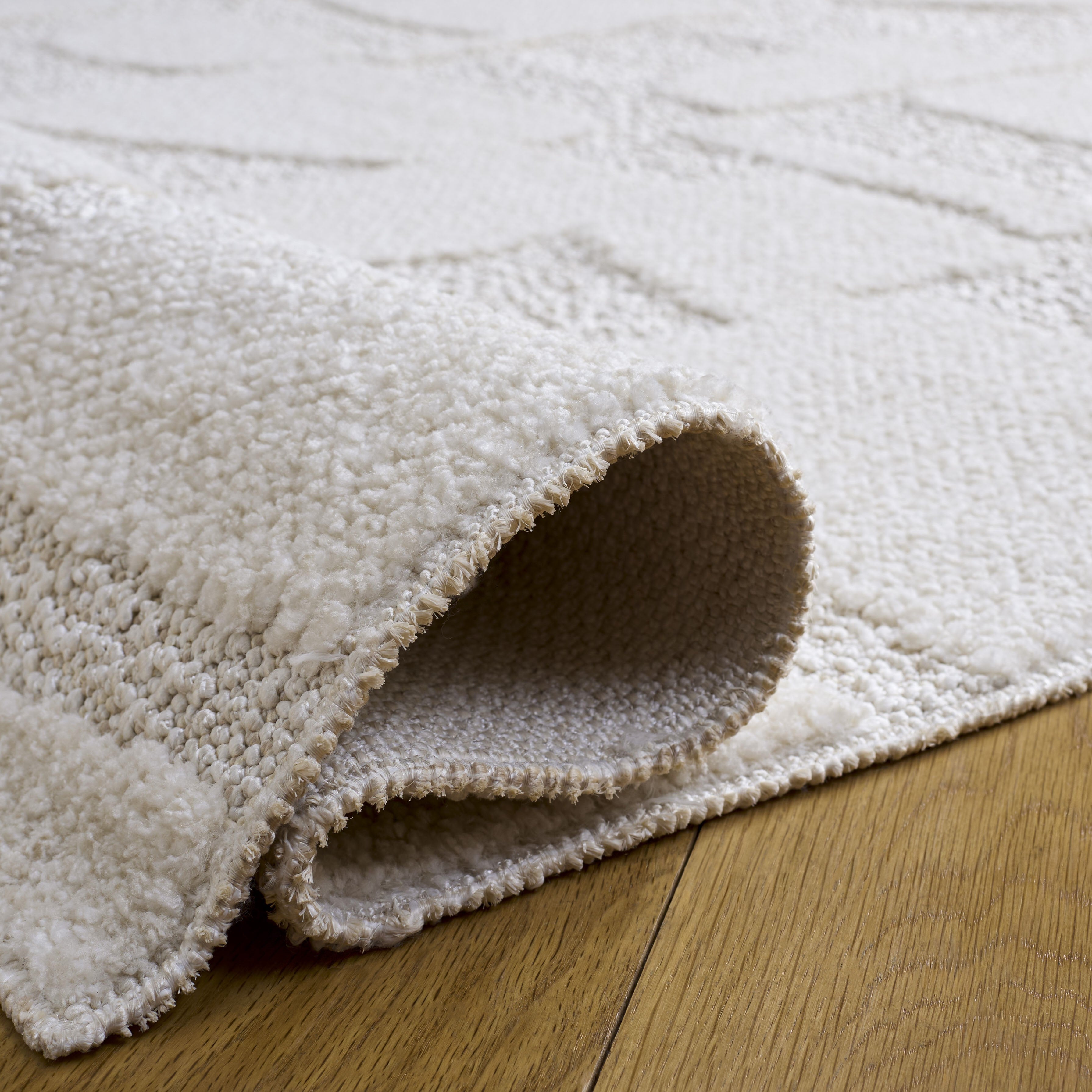 TRENDS 504 – IVORY / WHITE