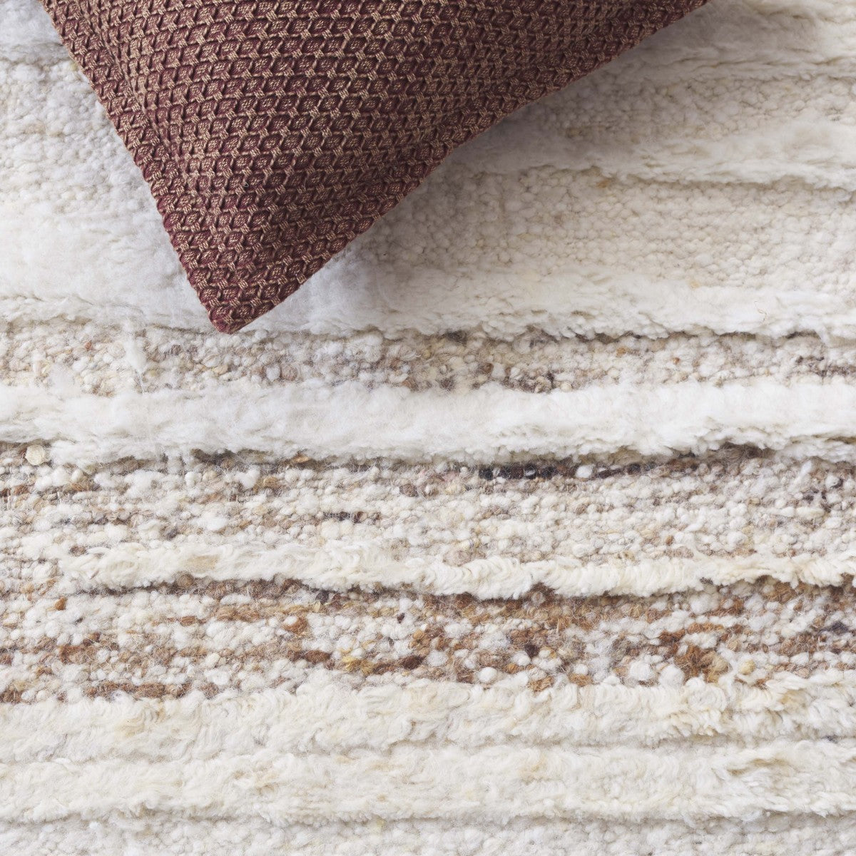 BEIGE / BROWN