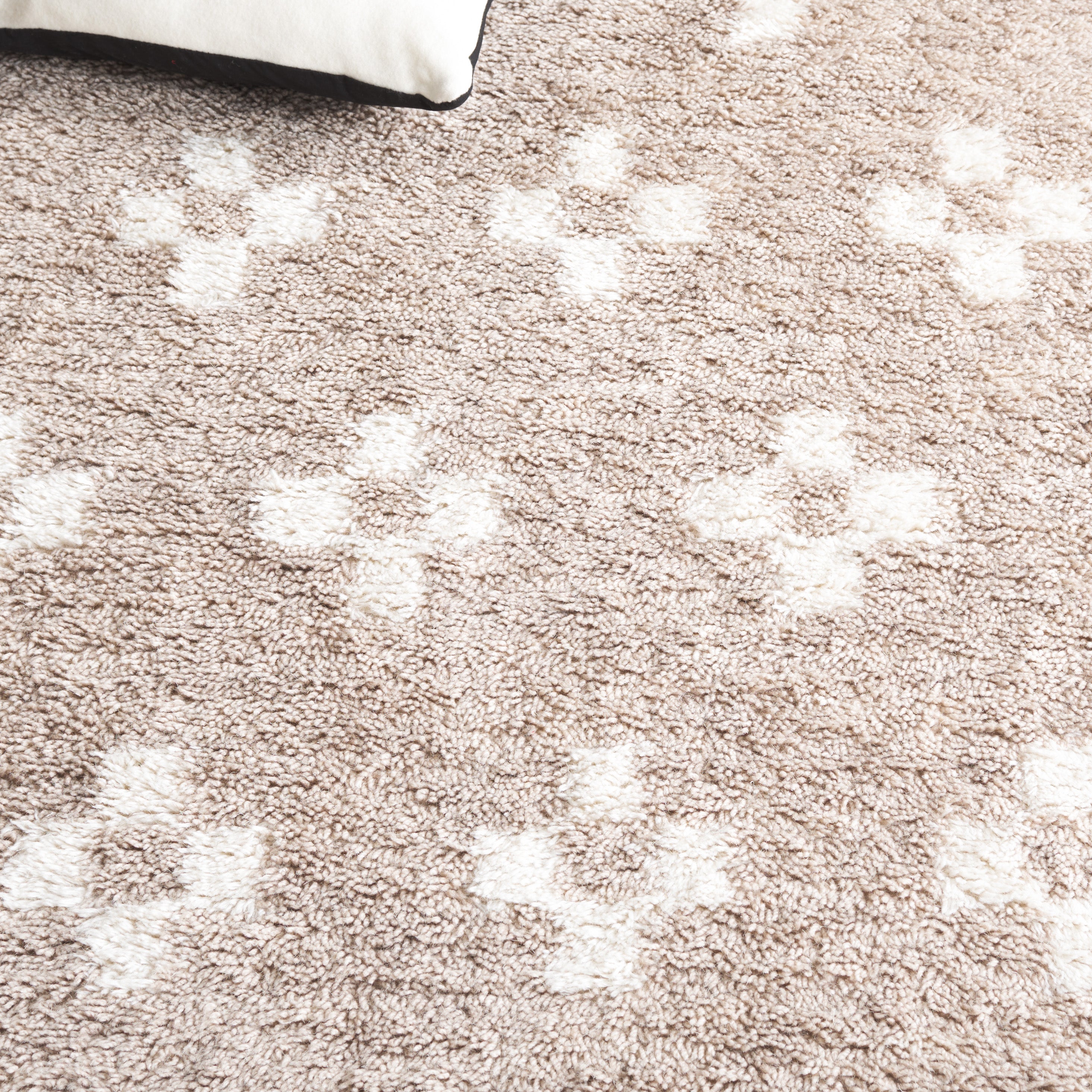 BEIGE / IVORY