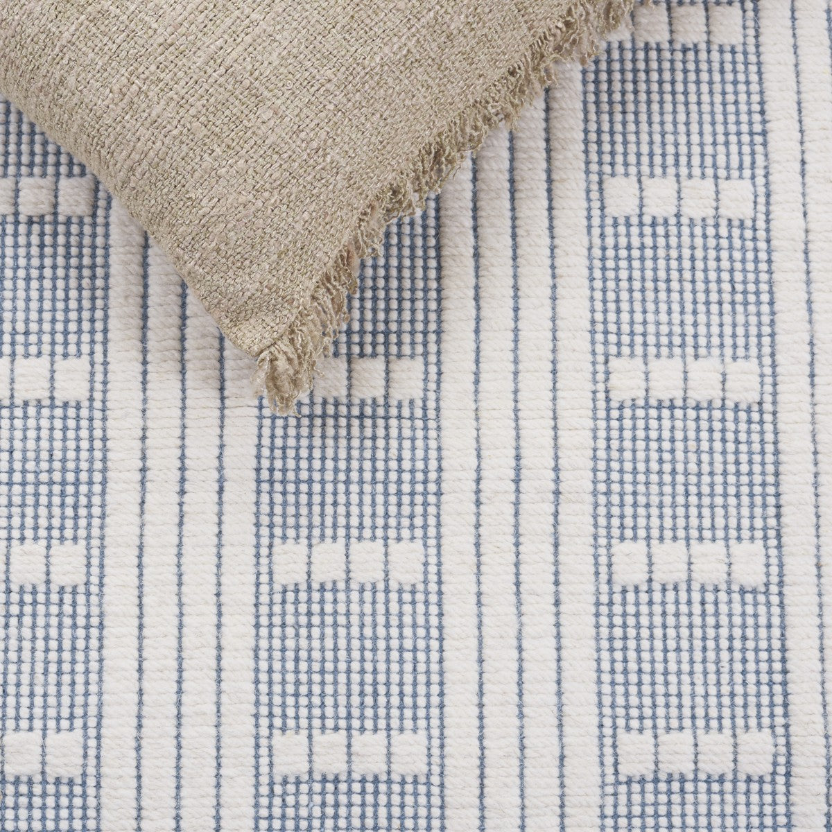 BLUE / IVORY