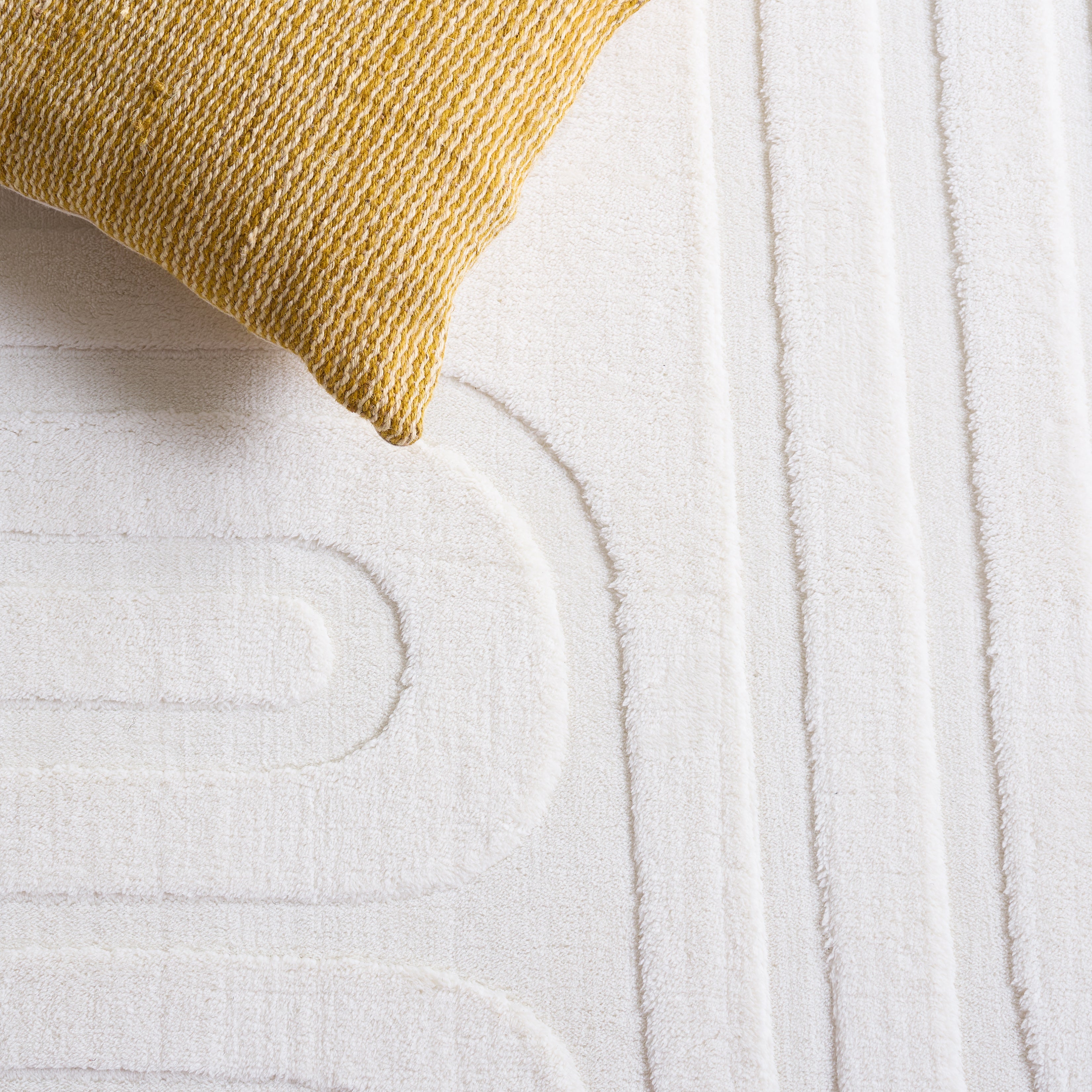 VERSAILLIES 660 – IVORY