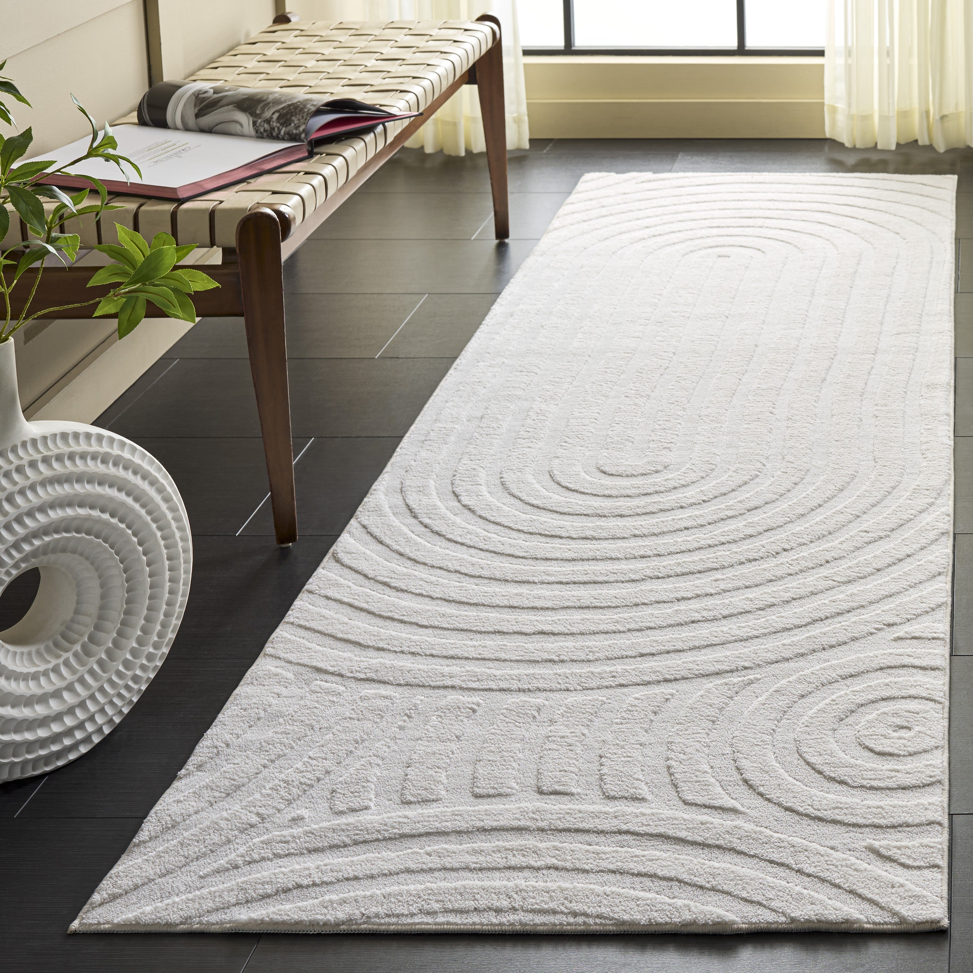 VERSAILLIES 661 – IVORY