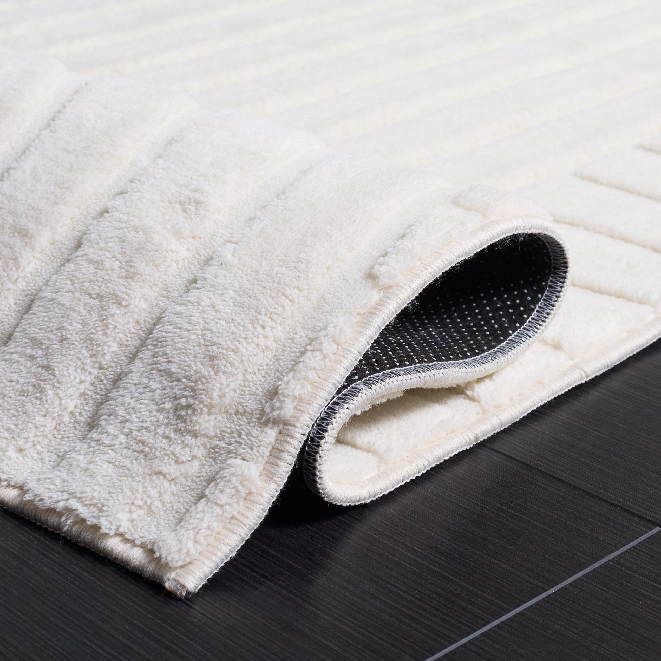 VERSAILLIES 661 – IVORY