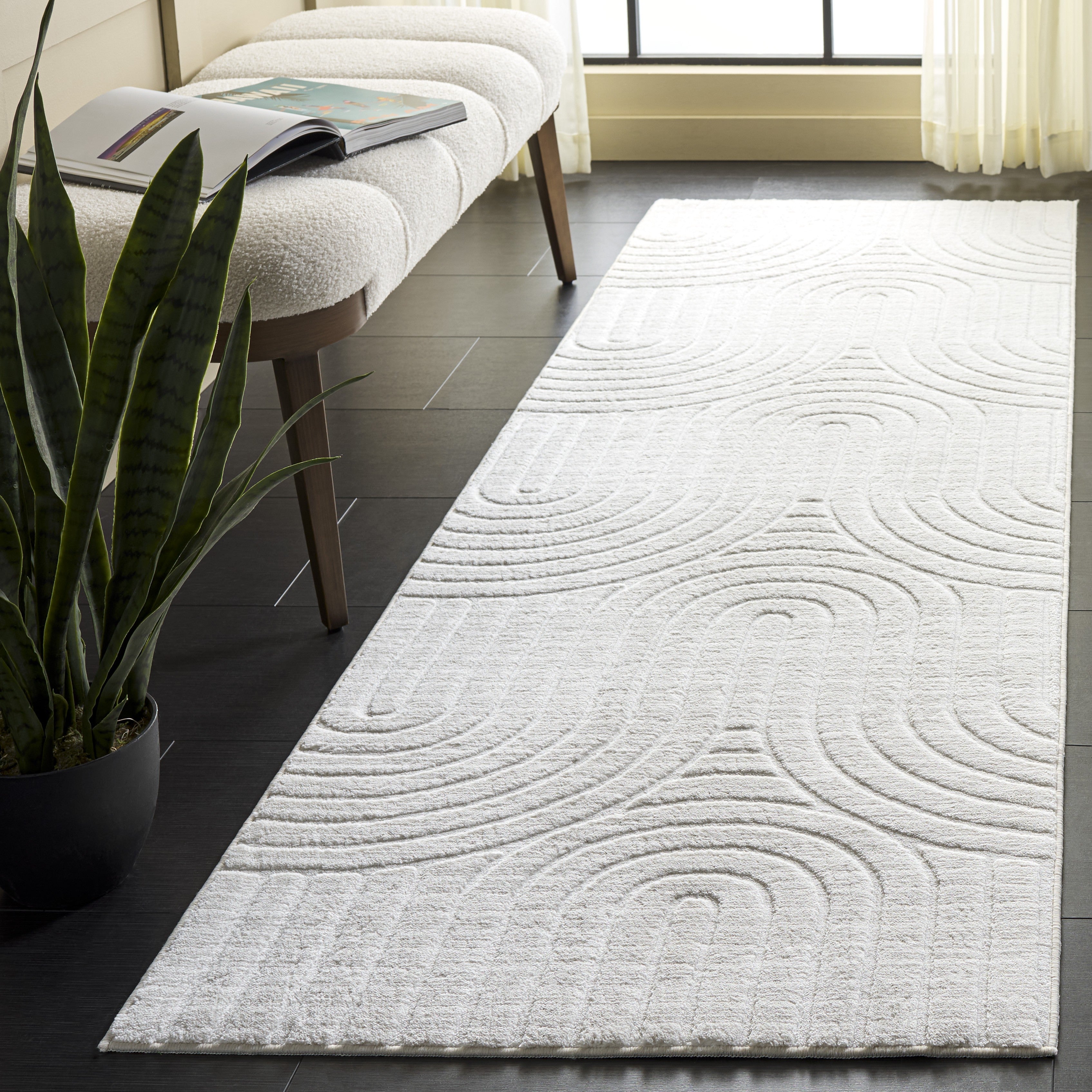VERSAILLIES 662 – IVORY