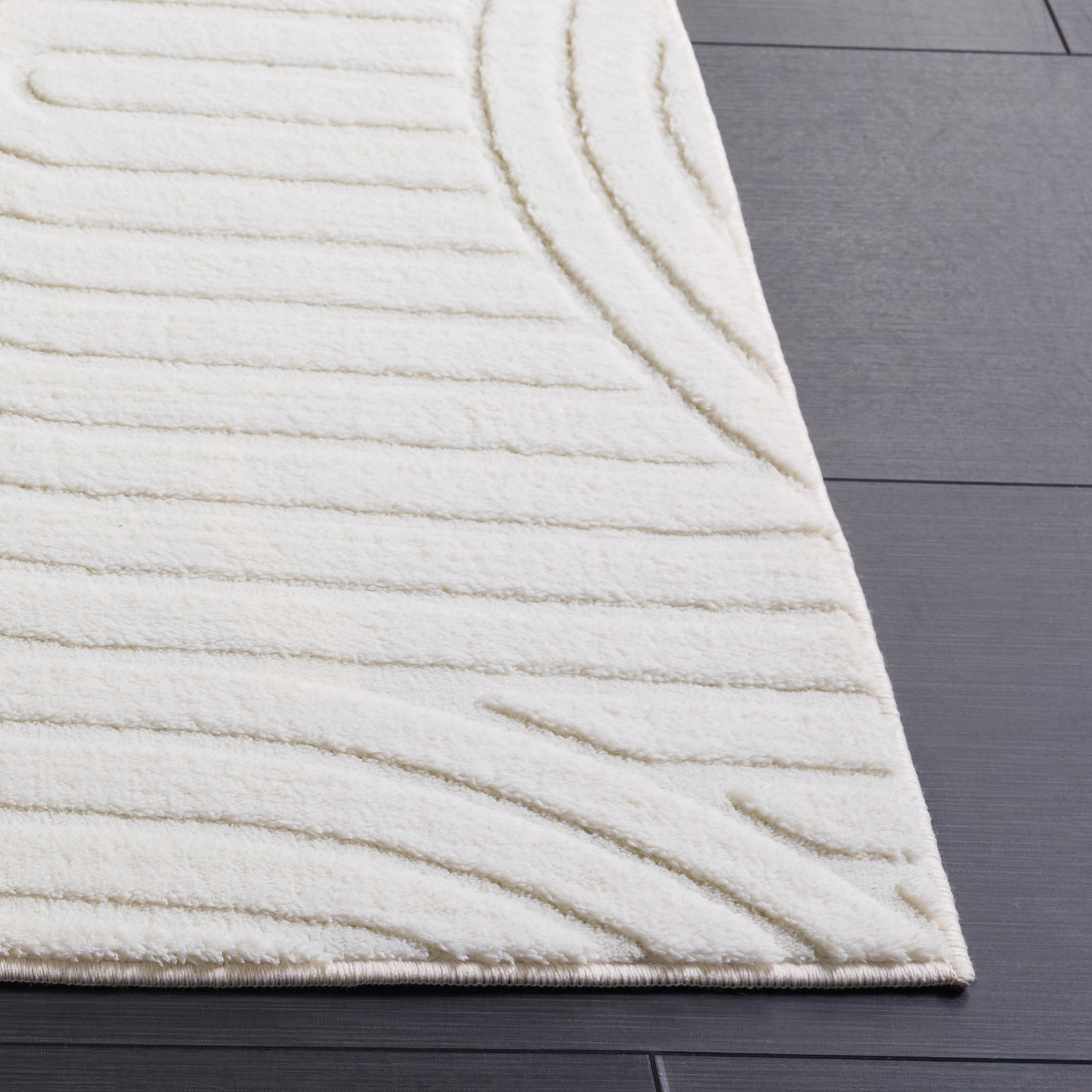 VERSAILLIES 663 – IVORY