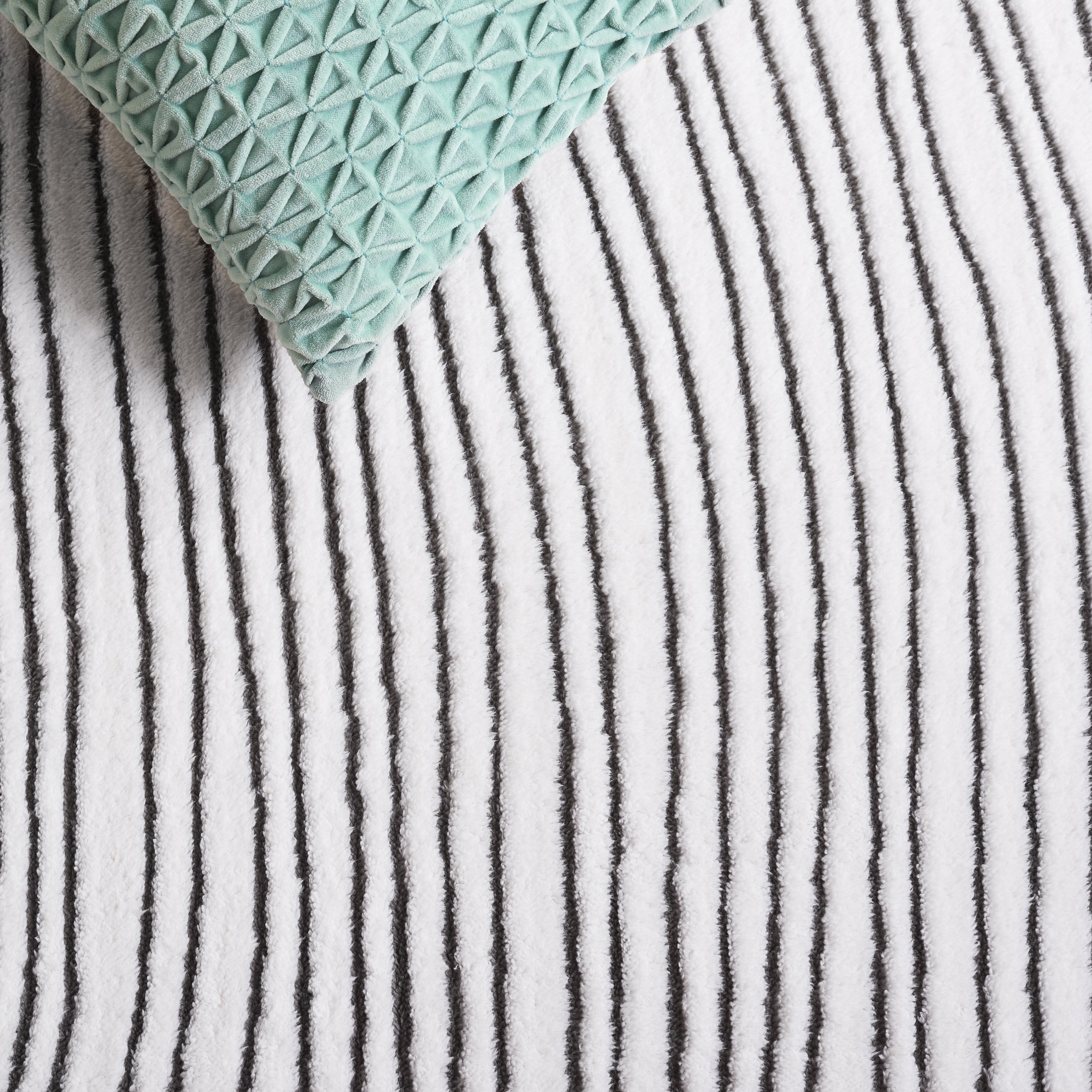 VERSAILLIES 665 – IVORY / GREY