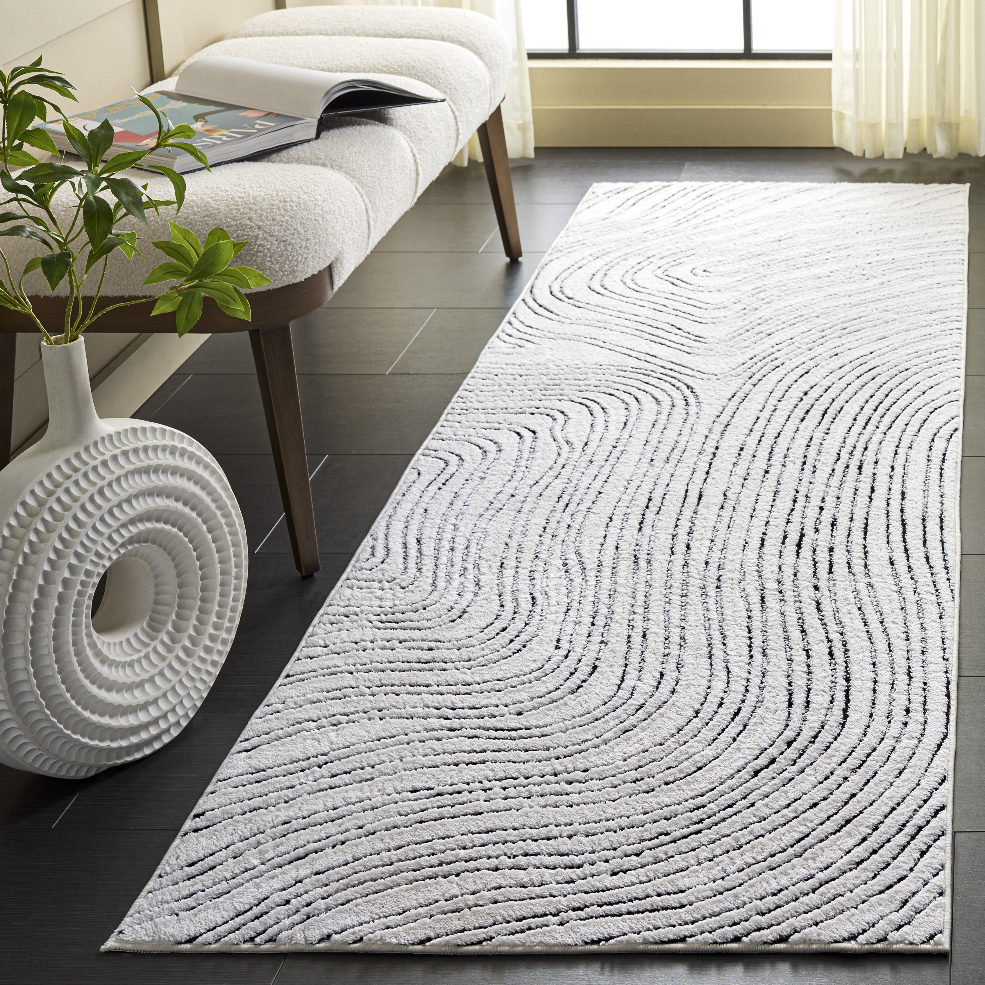 VERSAILLIES 665 – IVORY / BLACK
