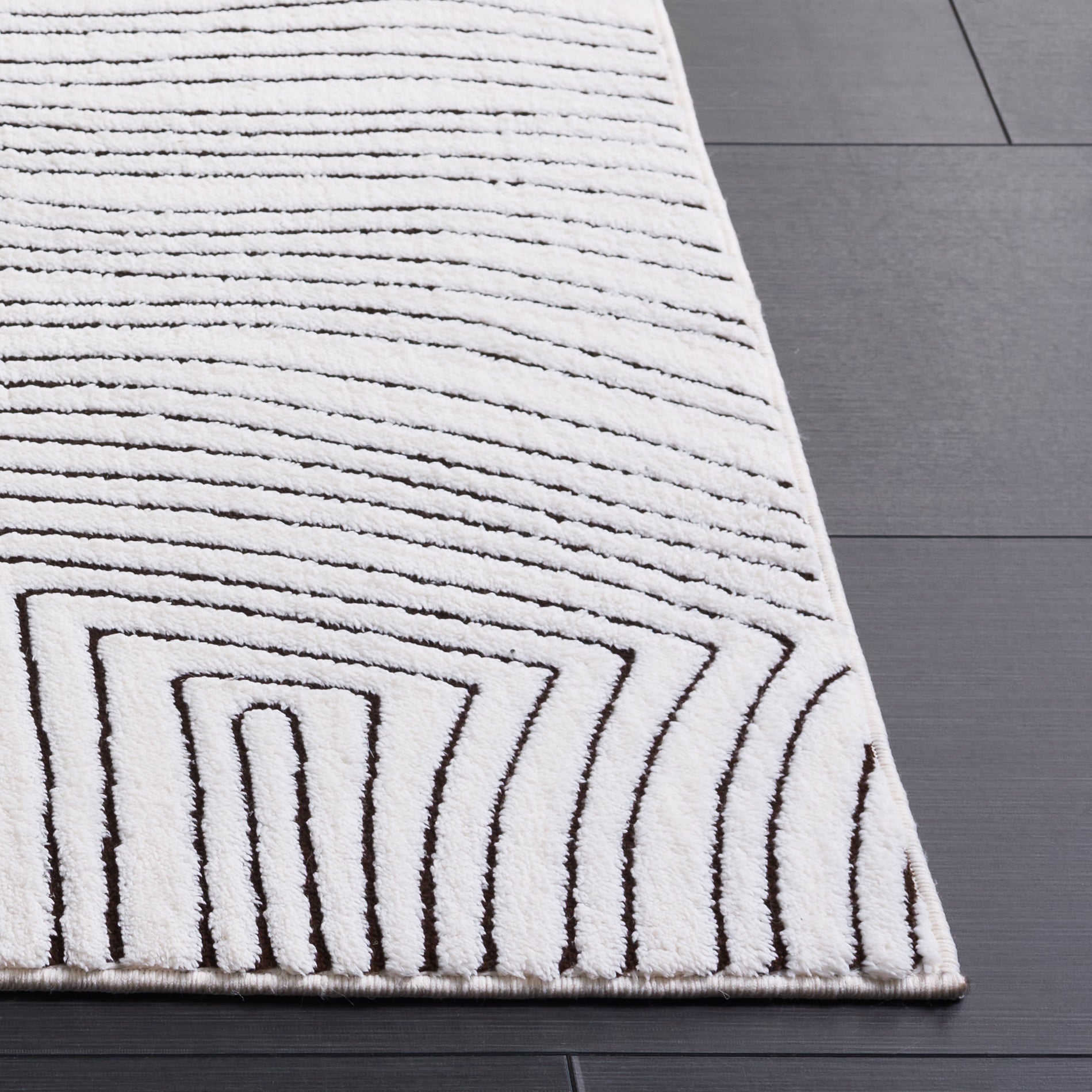 VERSAILLIES 665 – IVORY / BLACK