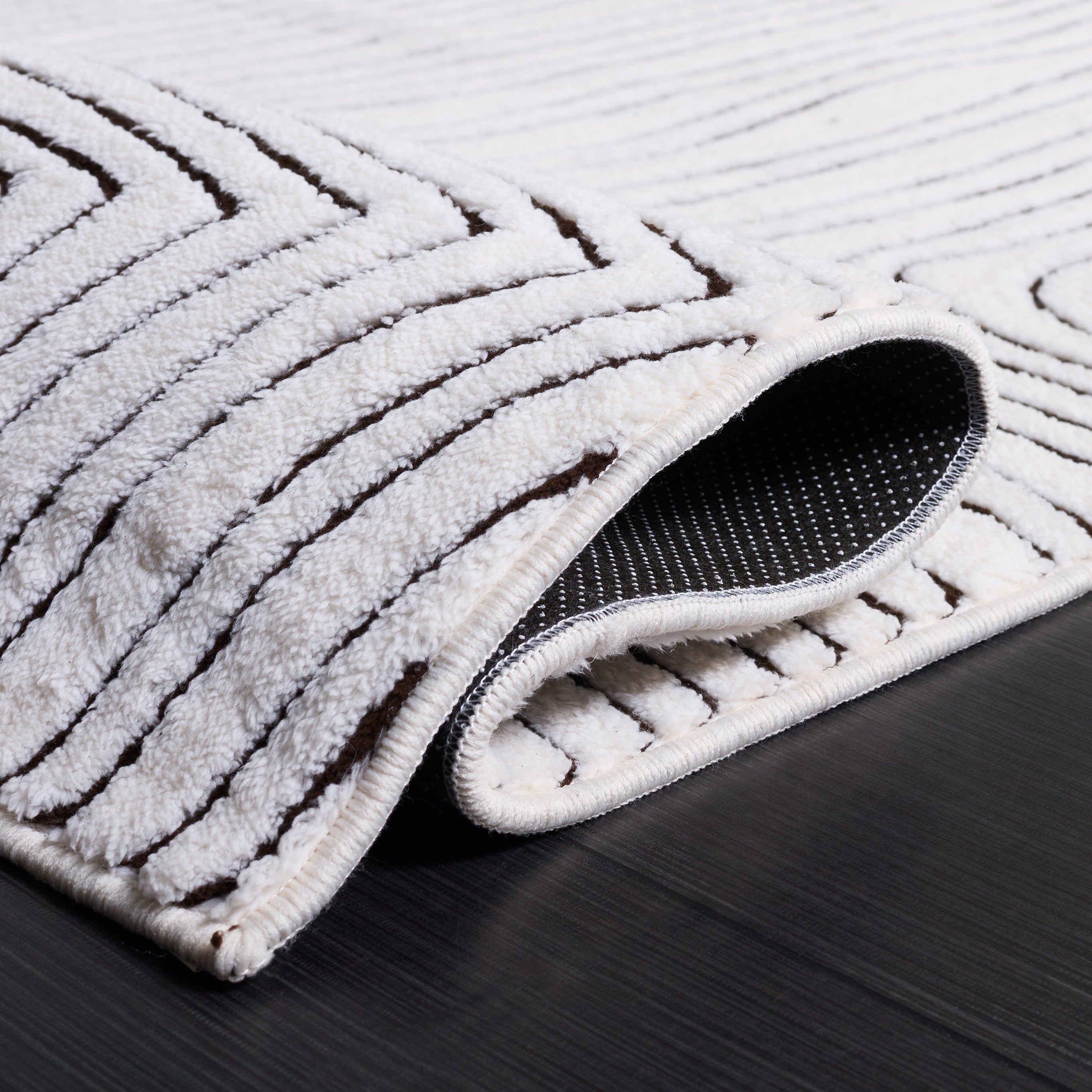 VERSAILLIES 665 – IVORY / BLACK
