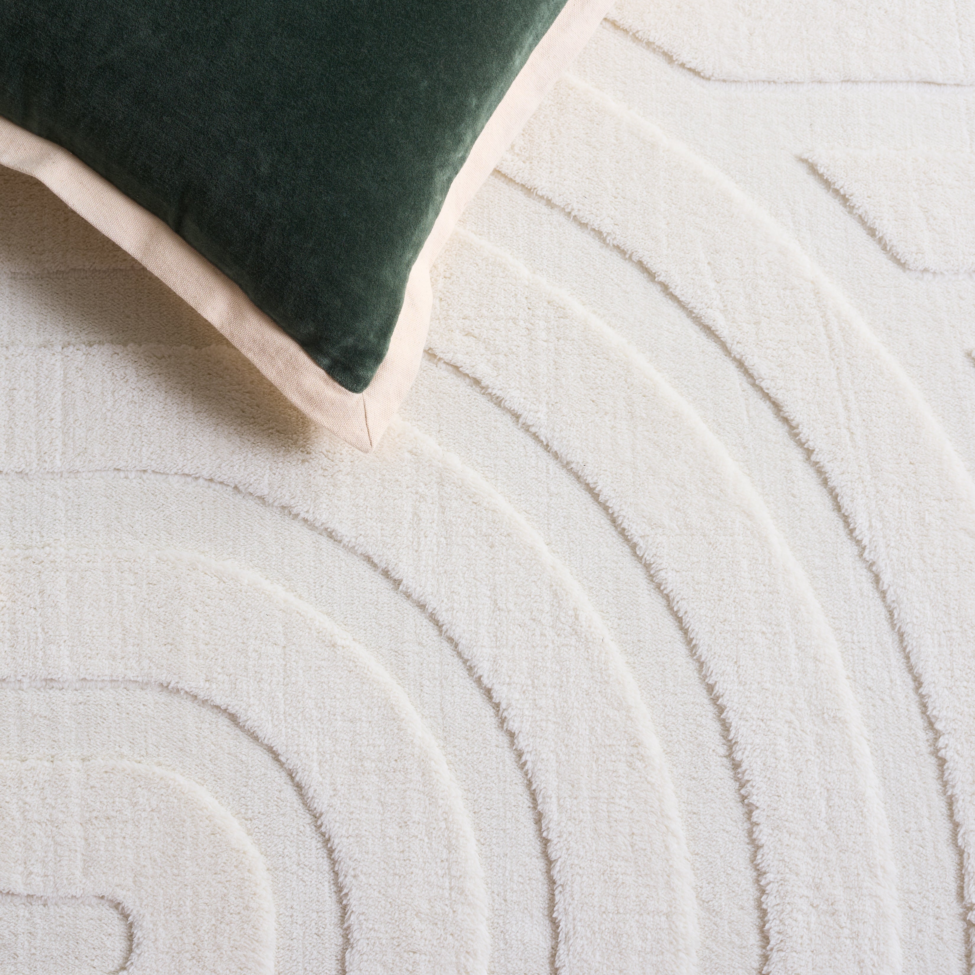 VERSAILLIES 669 – IVORY