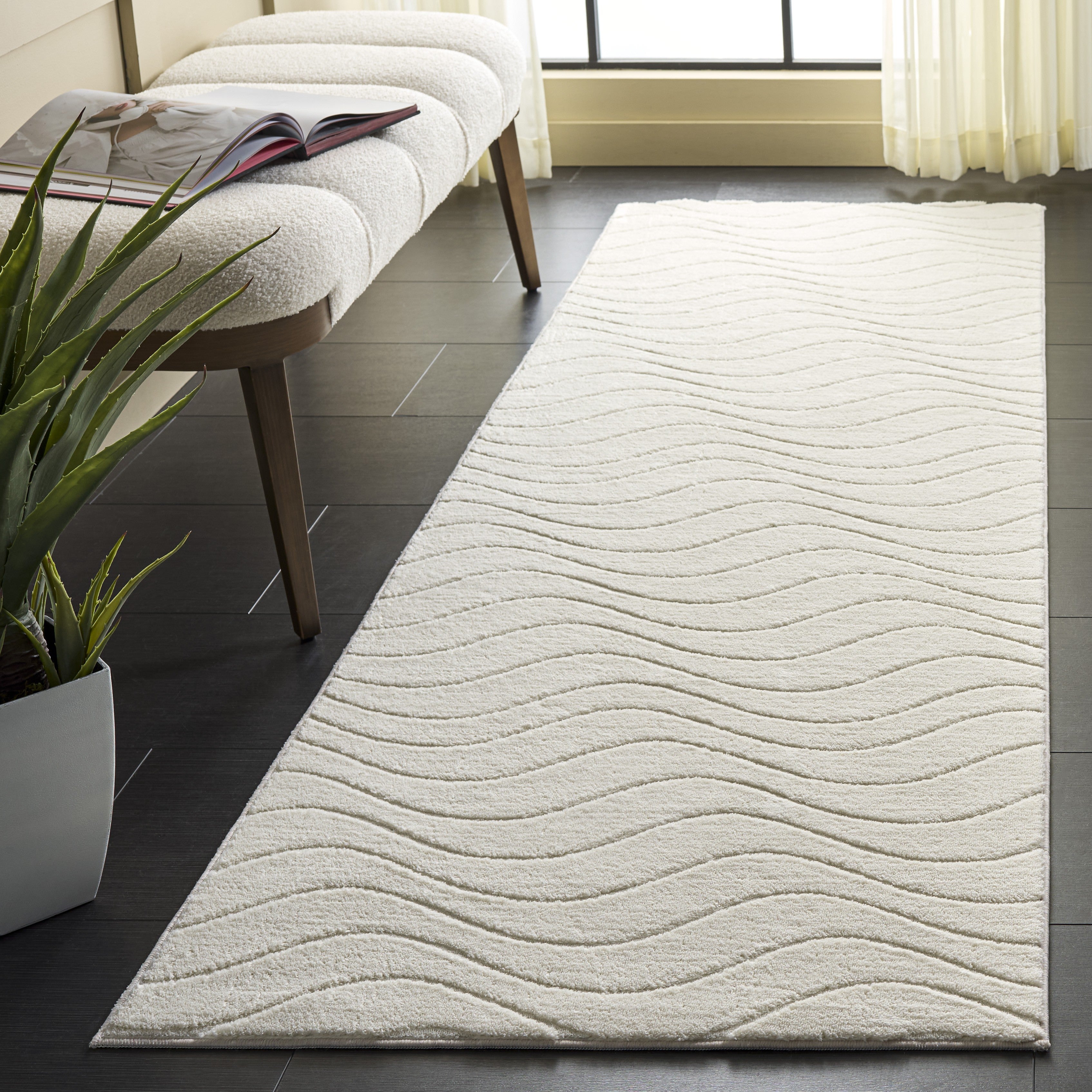 VERSAILLIES 670 – IVORY