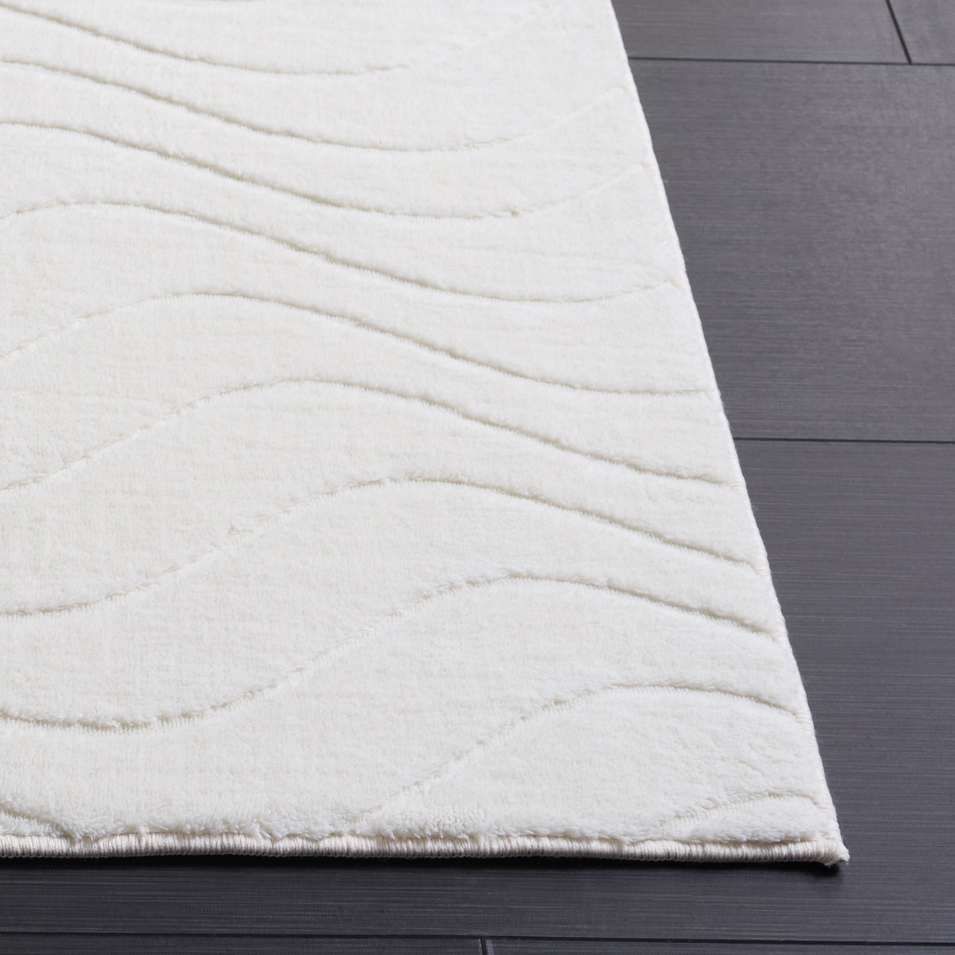 VERSAILLIES 670 – IVORY