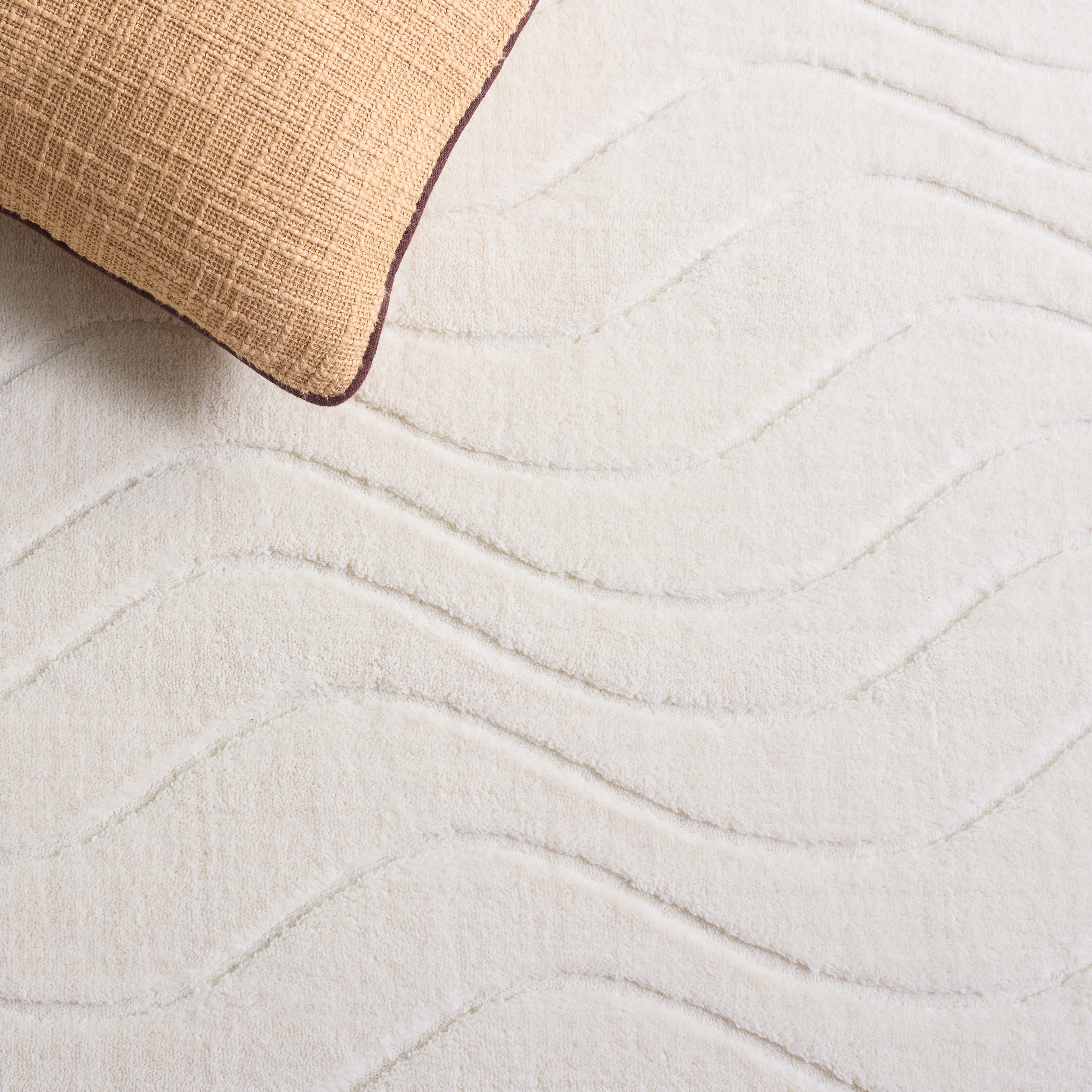 VERSAILLIES 670 – IVORY