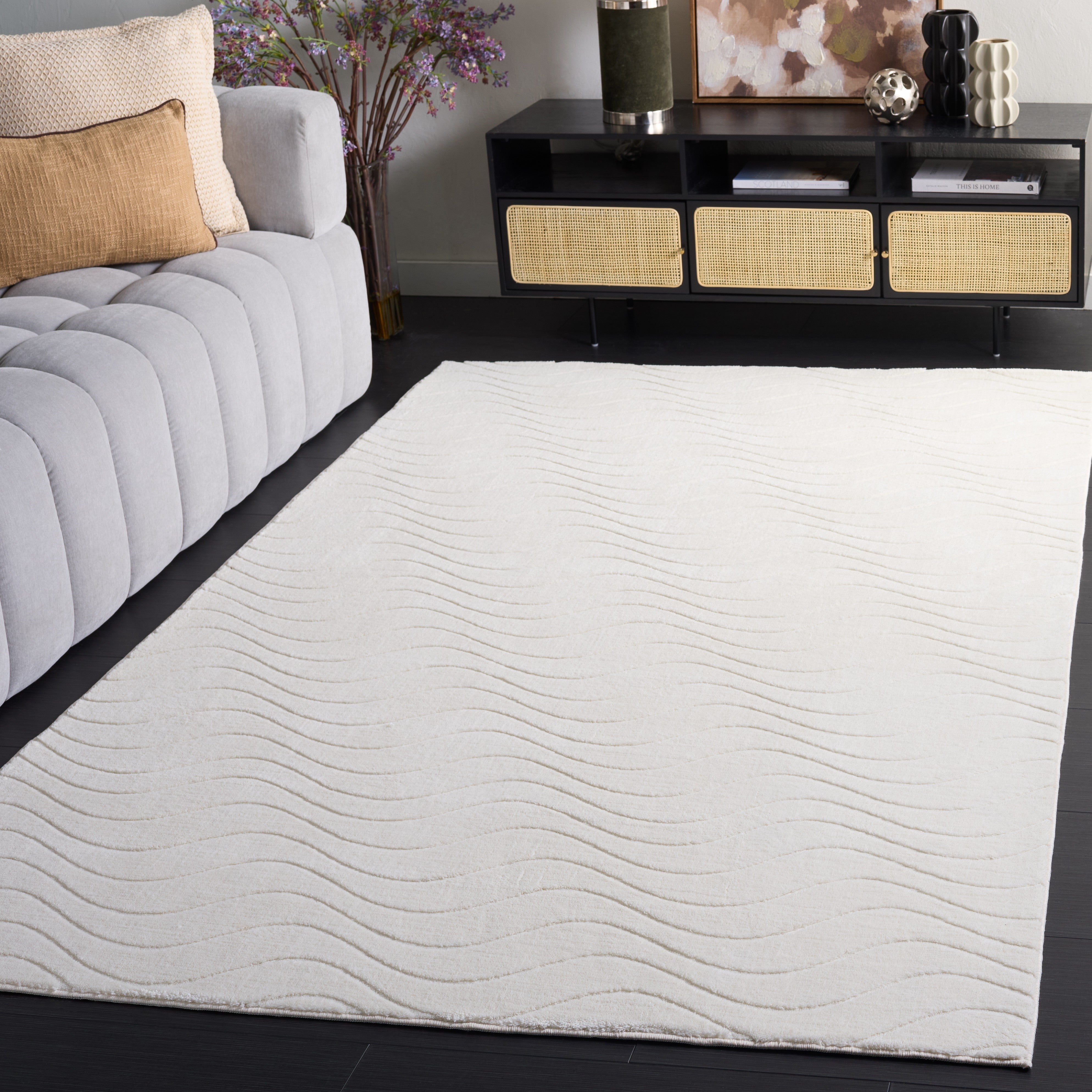 VERSAILLIES 670 – IVORY
