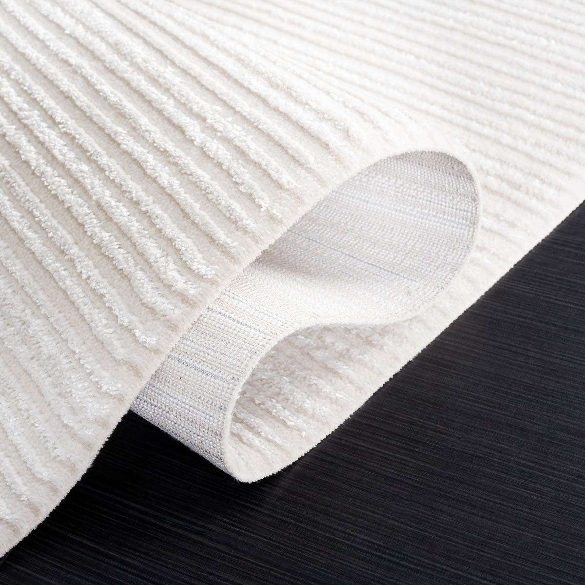 Safavieh Whisper 565 Rug, WHS565 - Ivory / Ivory