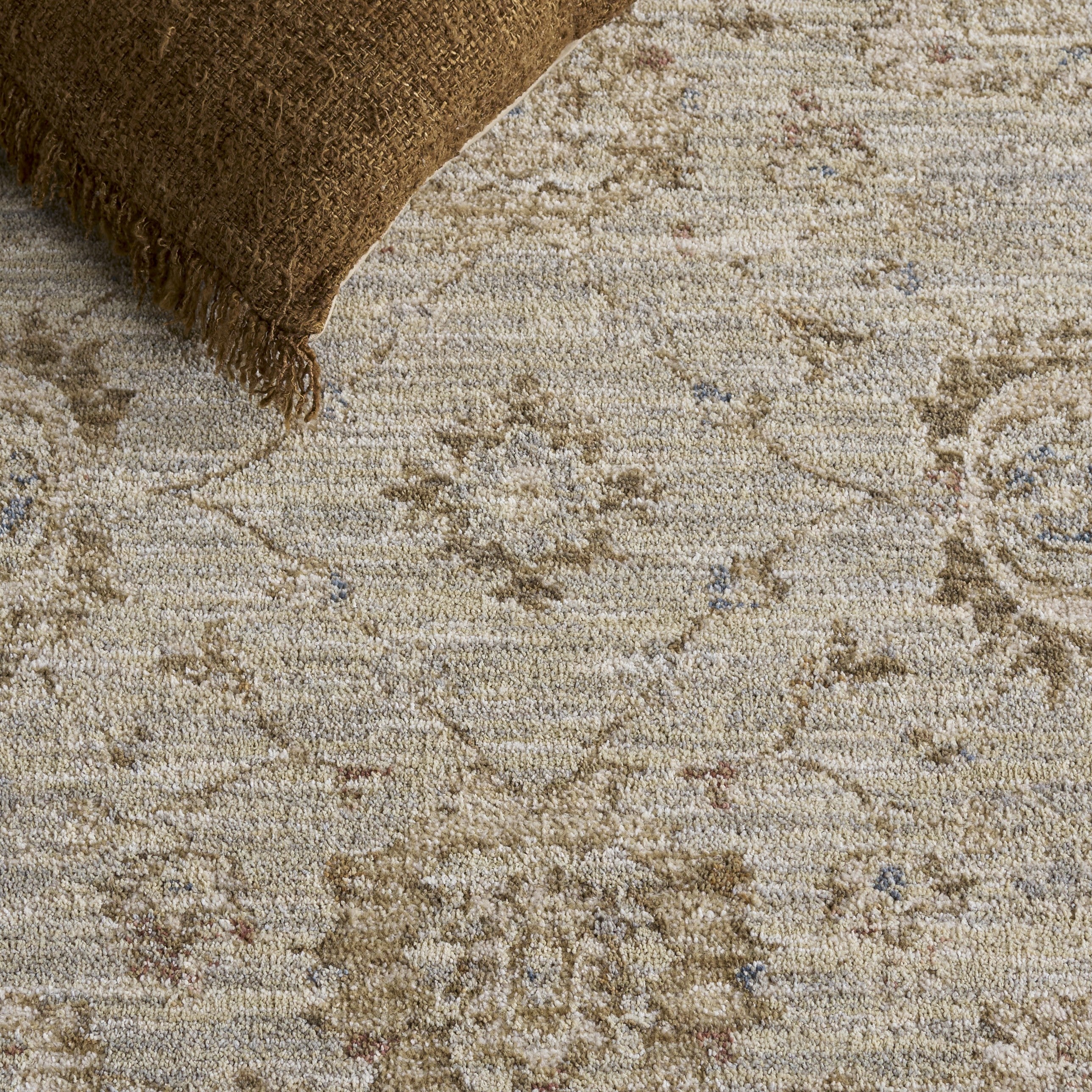 WHITNEY 712 – IVORY