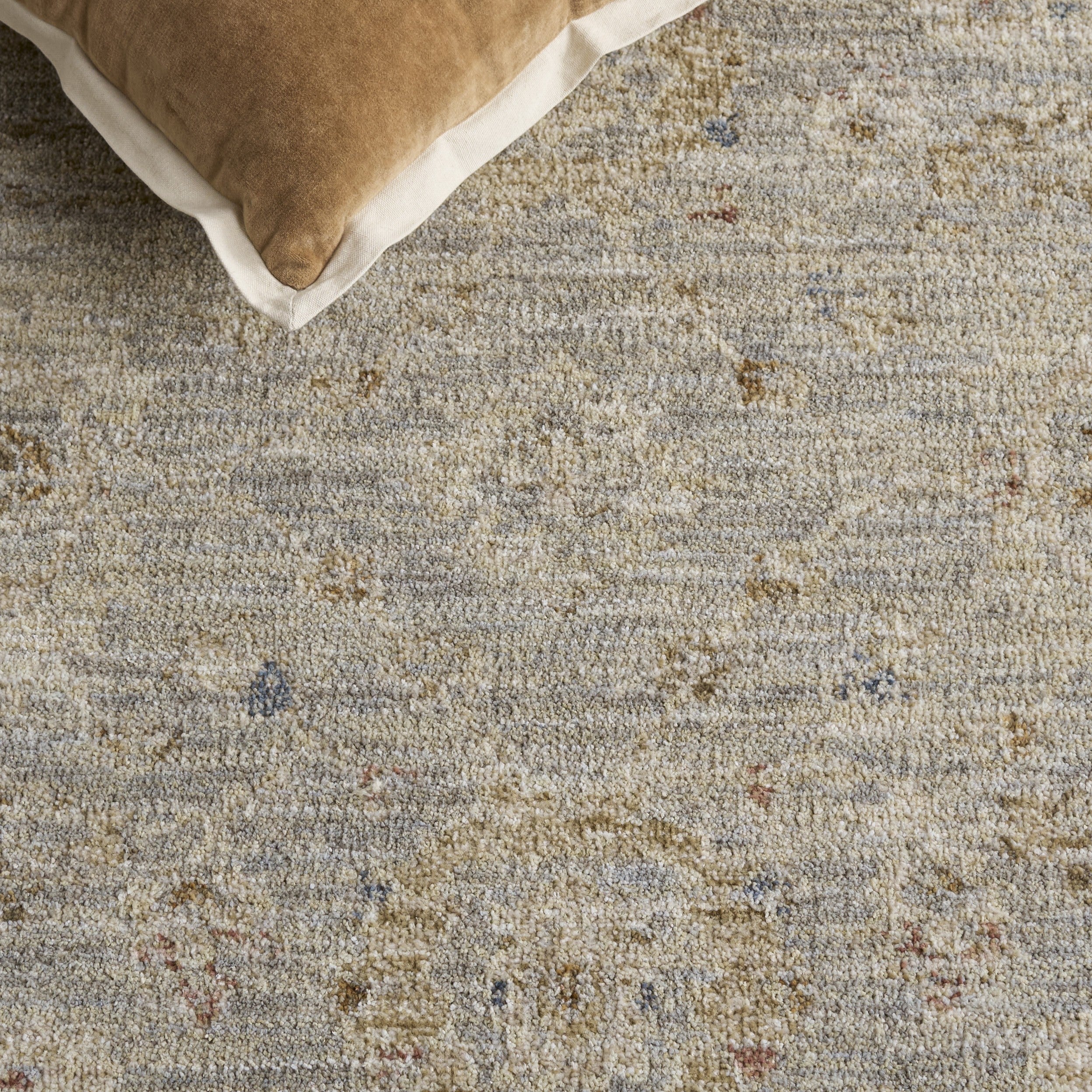 WHITNEY 712 – GREY