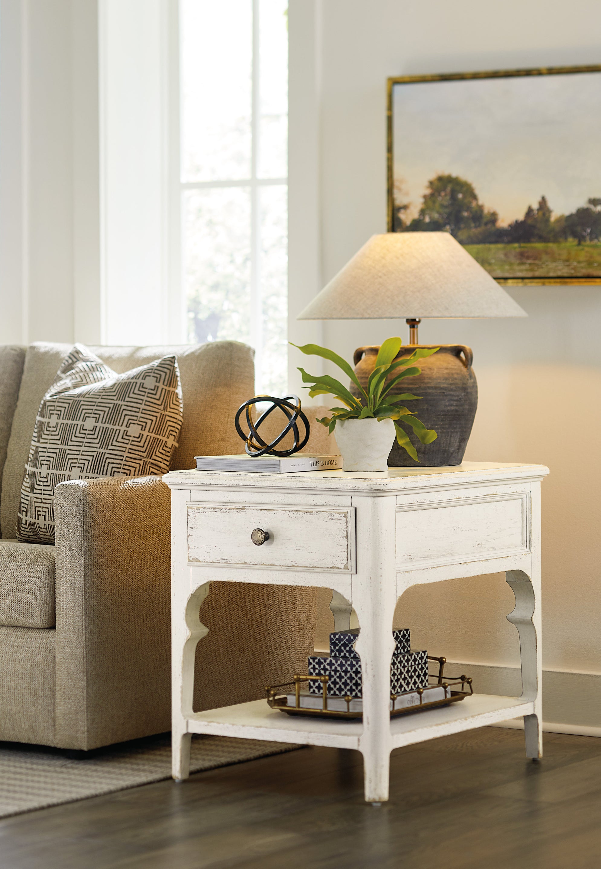 Americana End Table | Hooker Furniture - 7050-80214-02
