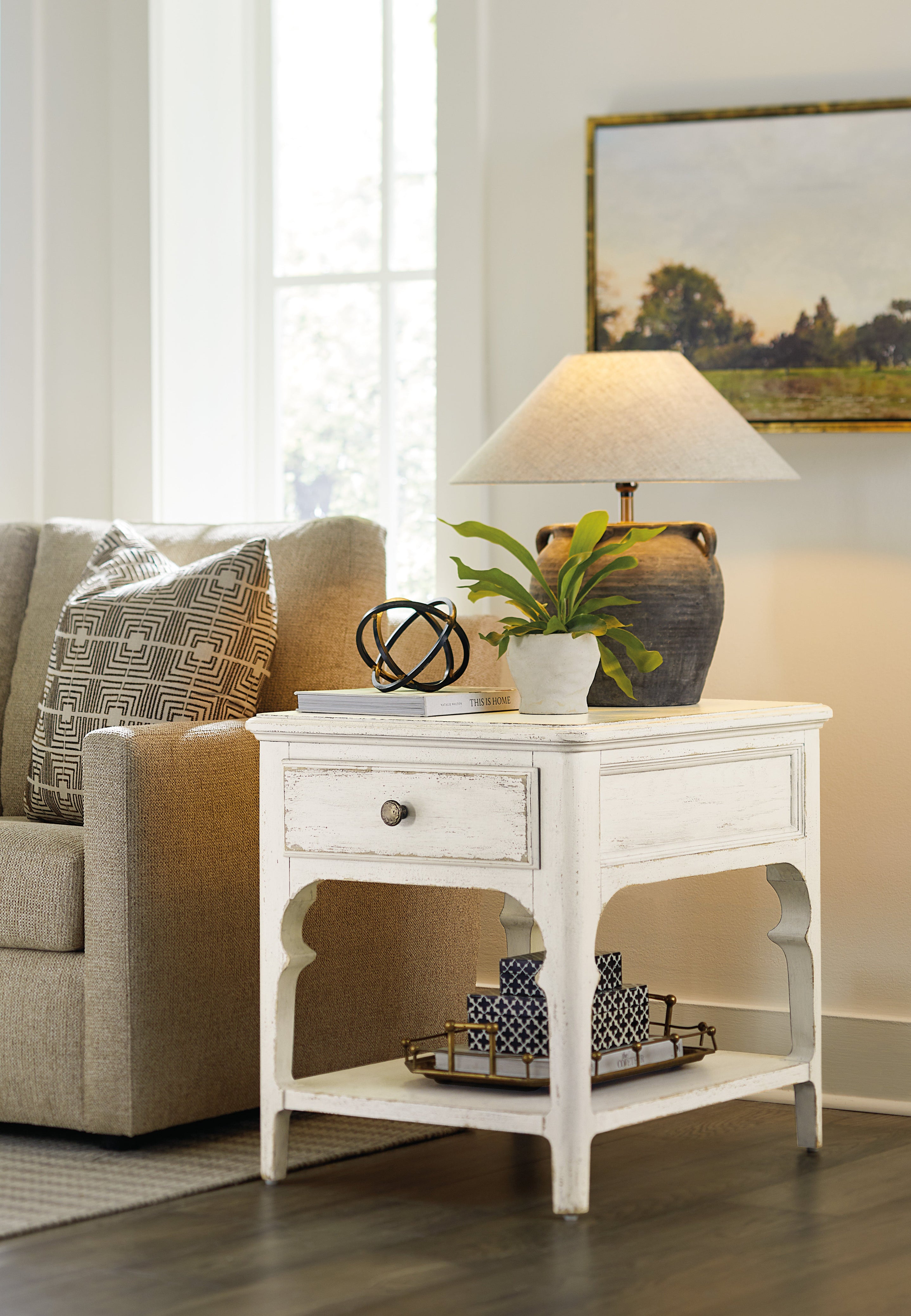Americana End Table | Hooker Furniture - 7050-80214-02
