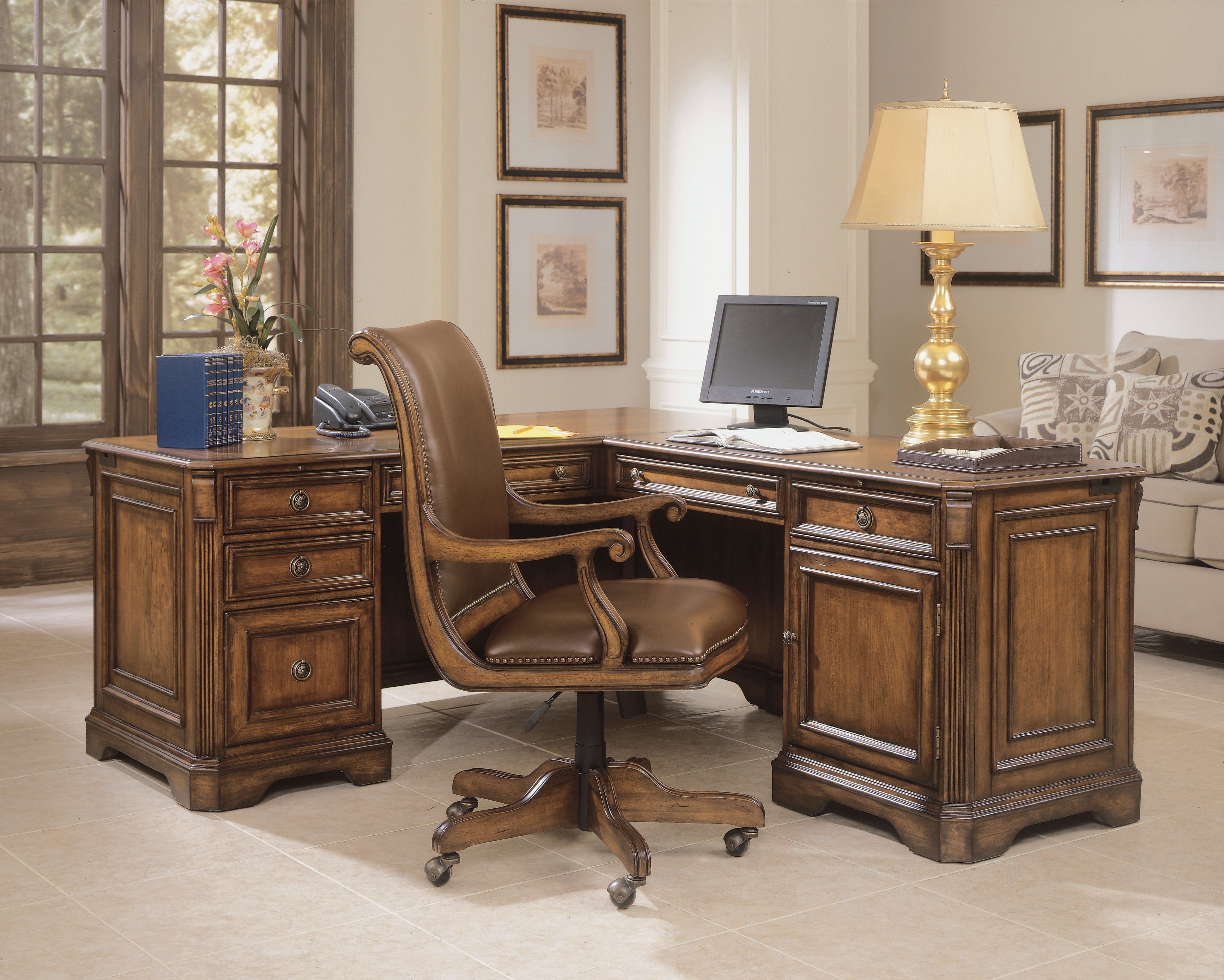 Brookhaven Executive L Right Return | Hooker Furniture - 281-10-453