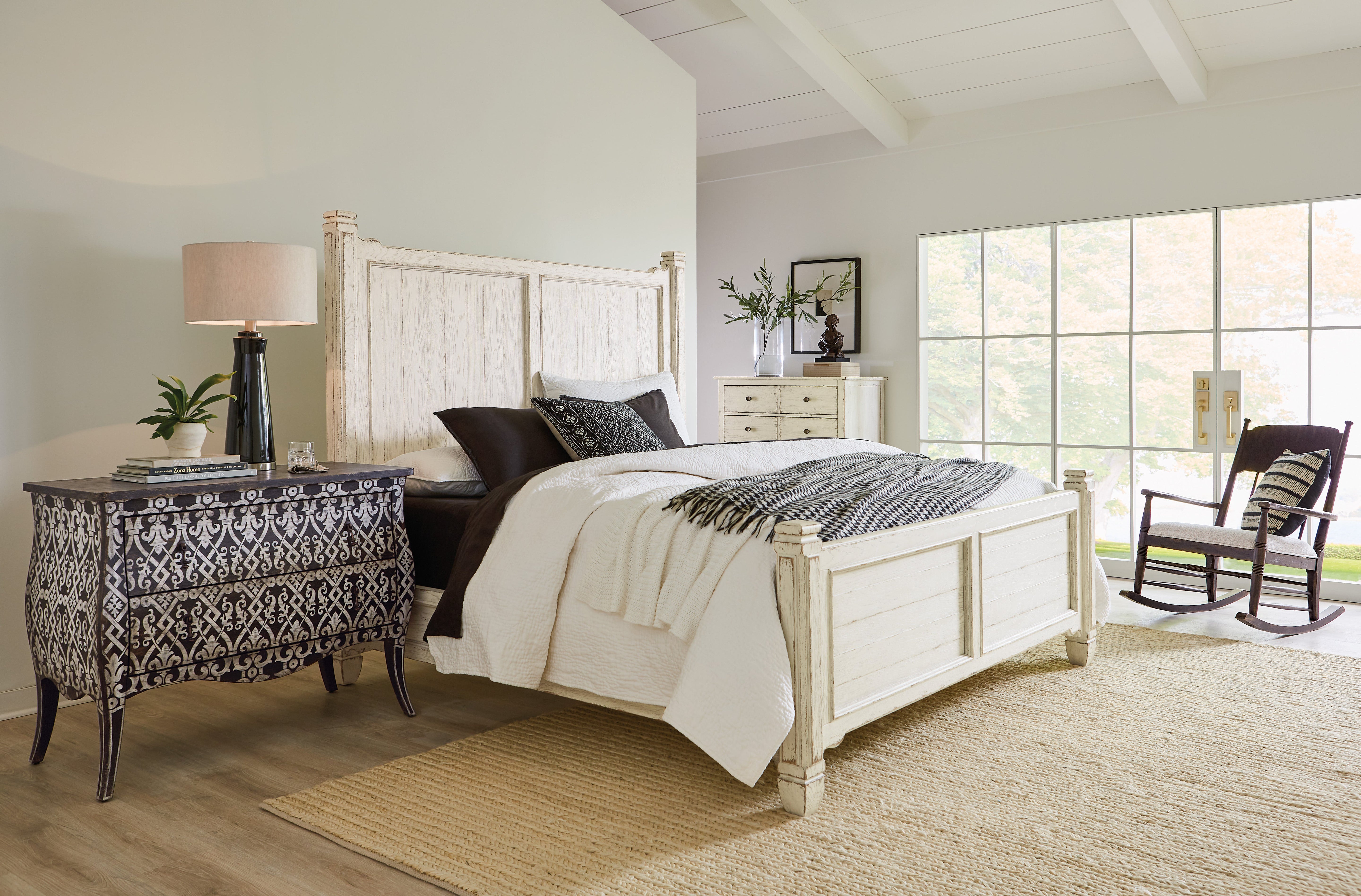 Americana California King Panel Bed | Hooker Furniture - 7050-90260-02