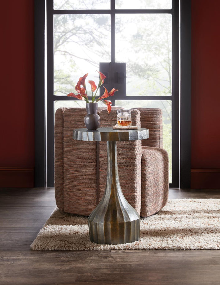Commerce and Market Ferrous Accent Table | Hooker Furniture - 7228-80210-89