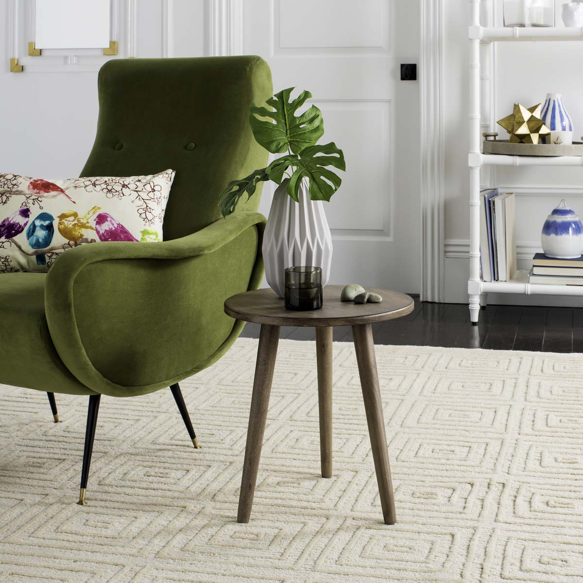 Safavieh Orion Round Accent Table , ACC5700 - Chocolate