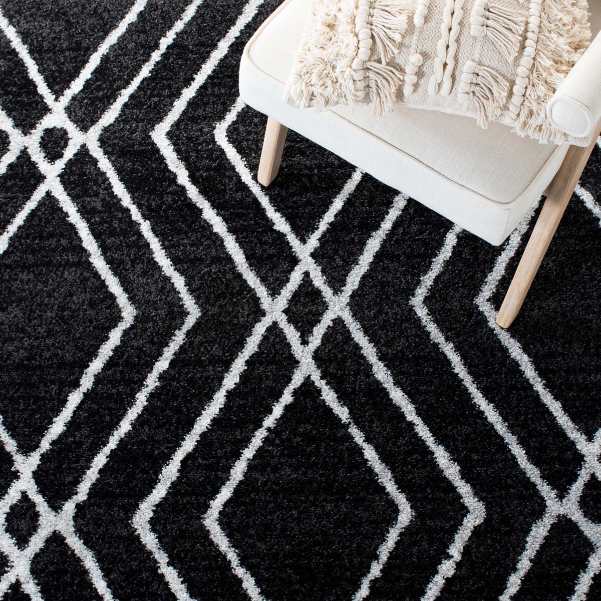 Safavieh Adirondack 162 Rug, ADR162 - BLACK / LIGHT GREY
