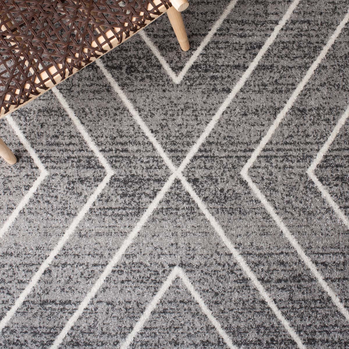 Safavieh Adirondack 251 Rug, Grey, ADR251 - Dark Grey / Ivory