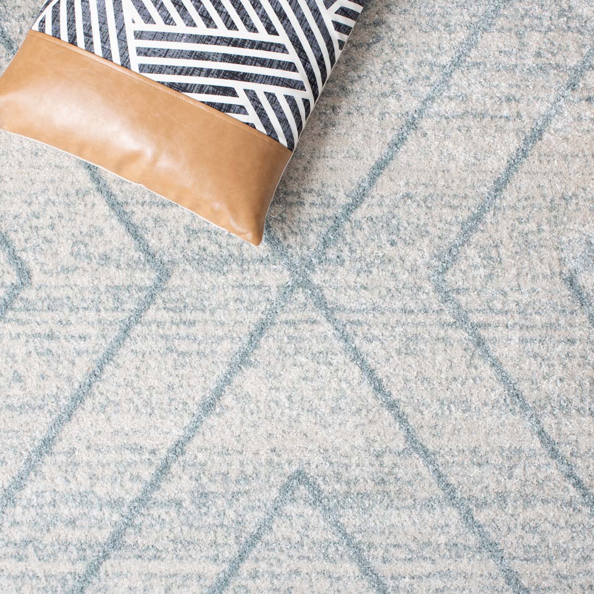 Safavieh Adirondack 251 Rug, Grey, ADR251 - Light Grey / Light Blue