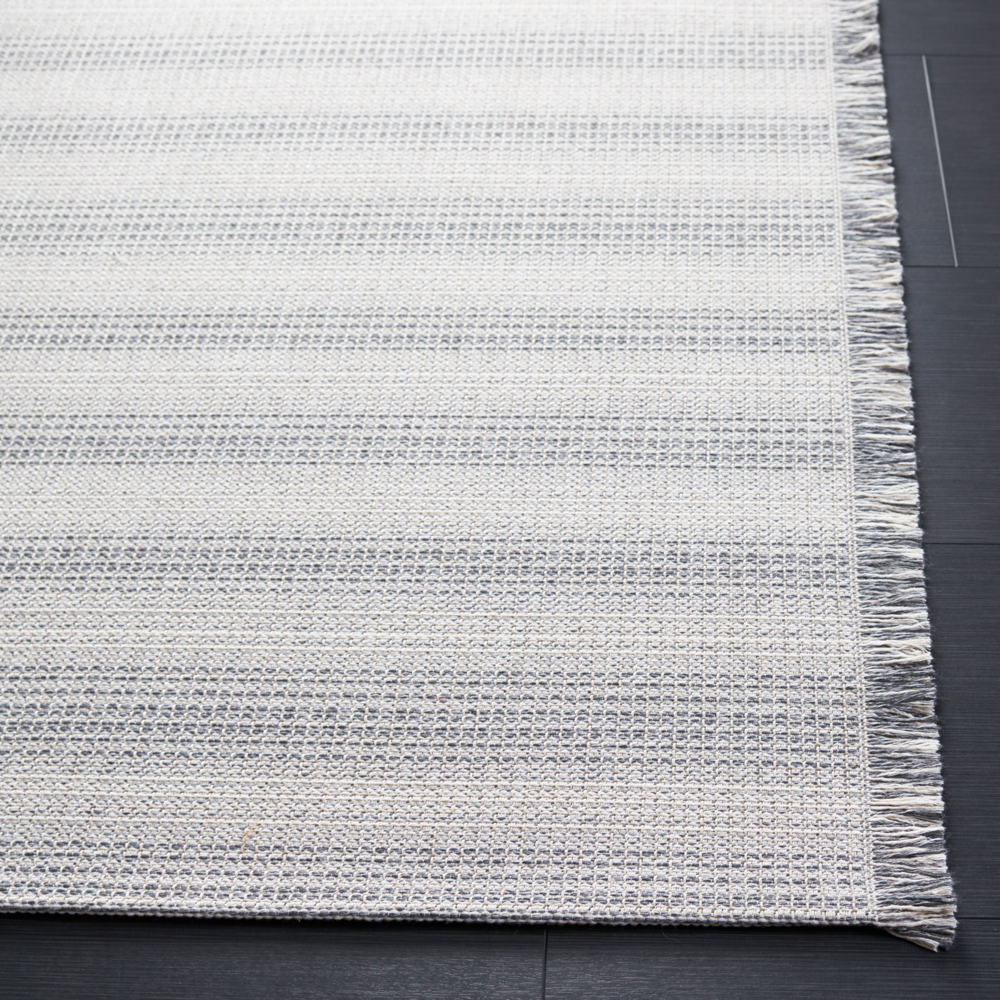 Safavieh Augustine 501 Rug, AGT501 - Ivory / Dark Grey