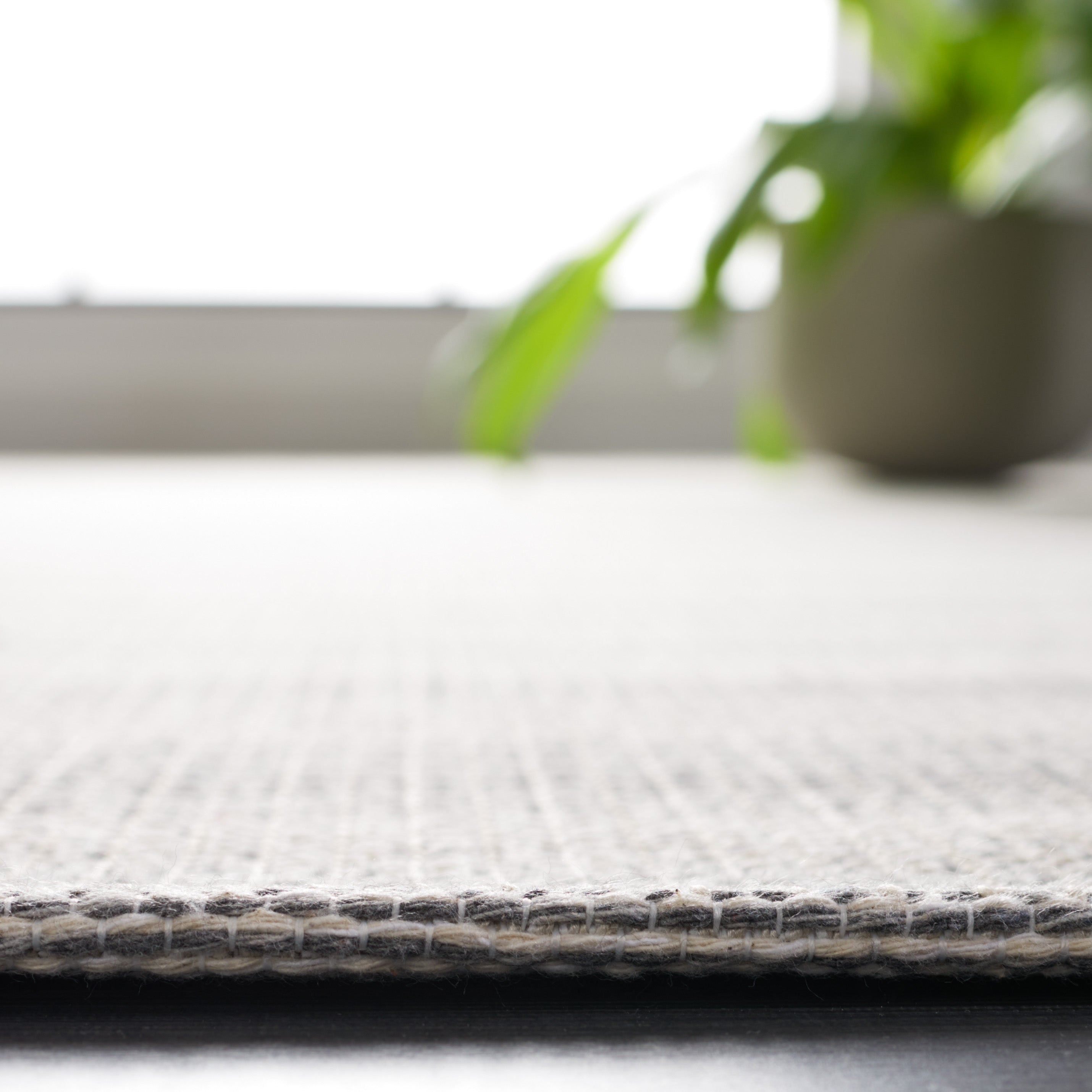 Safavieh Augustine 501 Rug, AGT501 - Ivory / Dark Grey