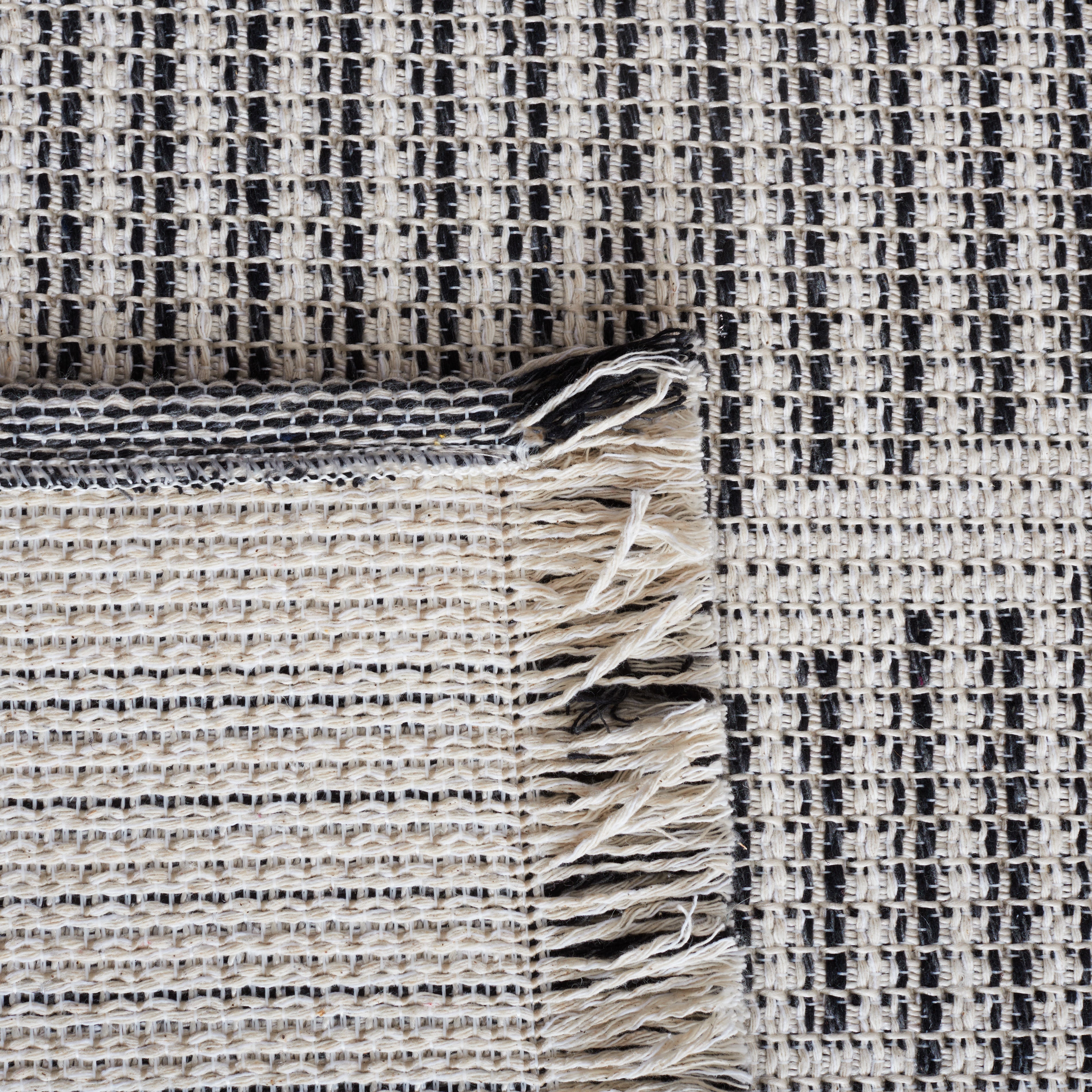 Safavieh Augustine 503 Rug, AGT503 - Ivory / Black