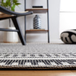 Safavieh Augustine 505 Rug, AGT505 - Ivory / Black