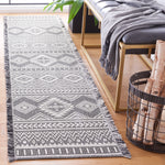 Safavieh Augustine 506 Rug, AGT506 - Ivory / Black