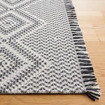 Safavieh Augustine 507 Rug, AGT507 - Ivory / Black
