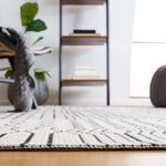Safavieh Augustine 509 Rug, AGT509 - Ivory / Black