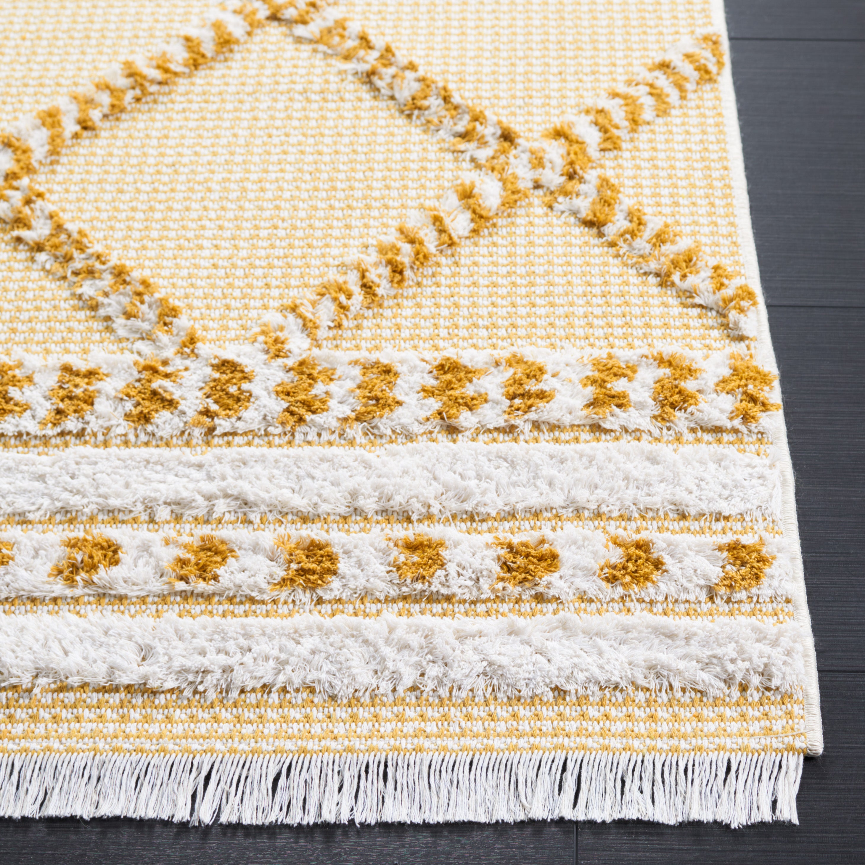 Safavieh Augustine 714 Rug, AGT714 - Gold / Ivory