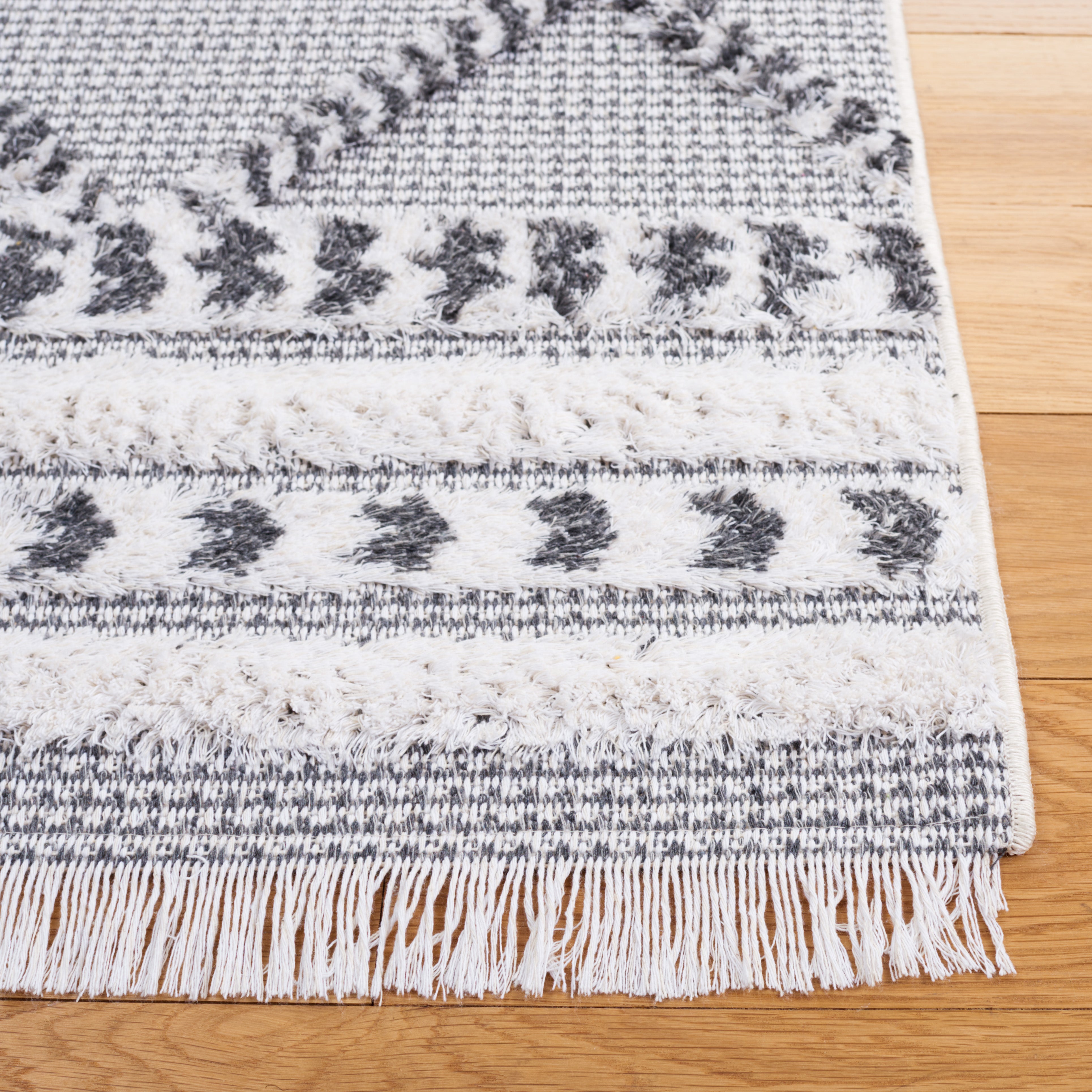 Safavieh Augustine 714 Rug, AGT714 - Grey / Ivory