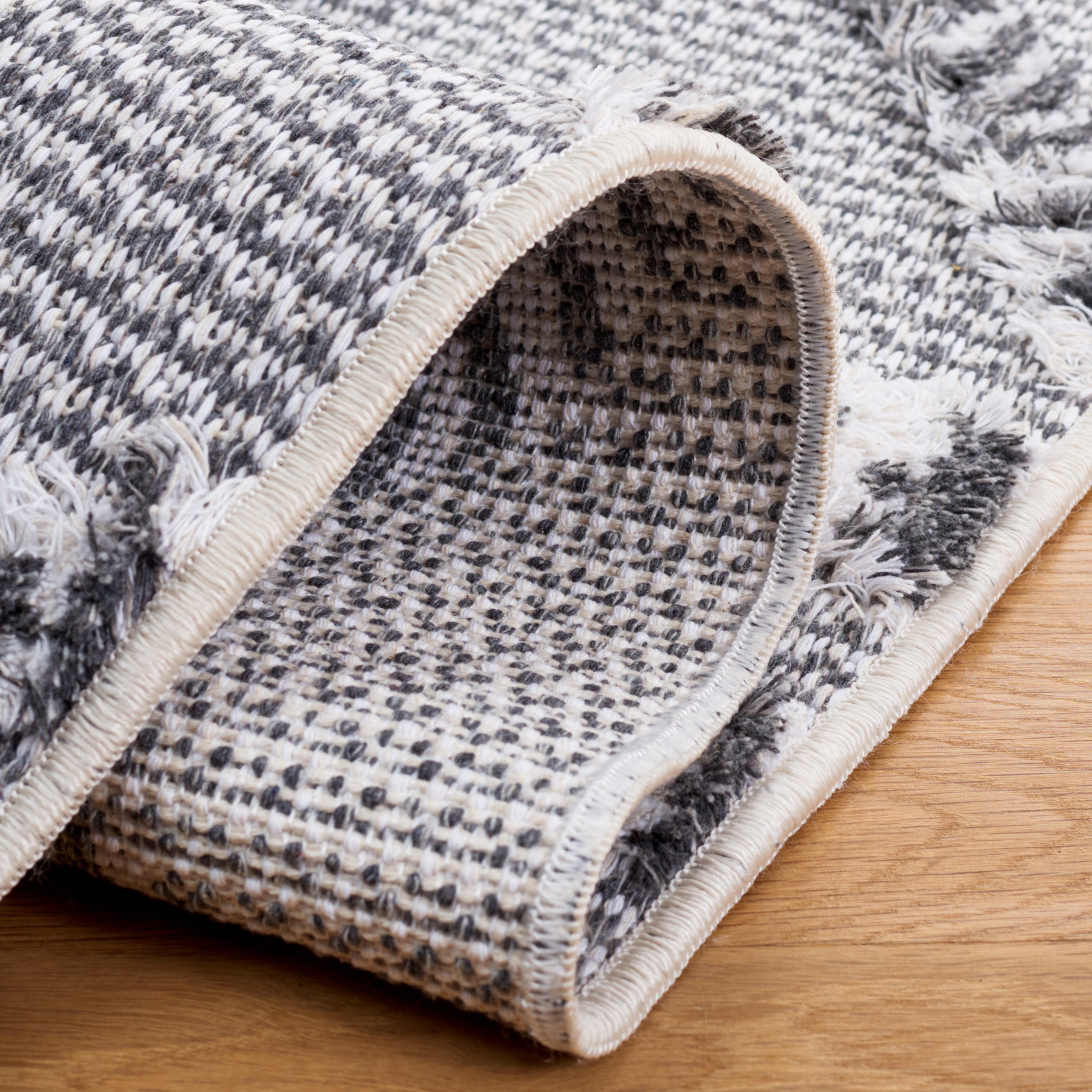 Safavieh Augustine 714 Rug, AGT714 - Grey / Ivory